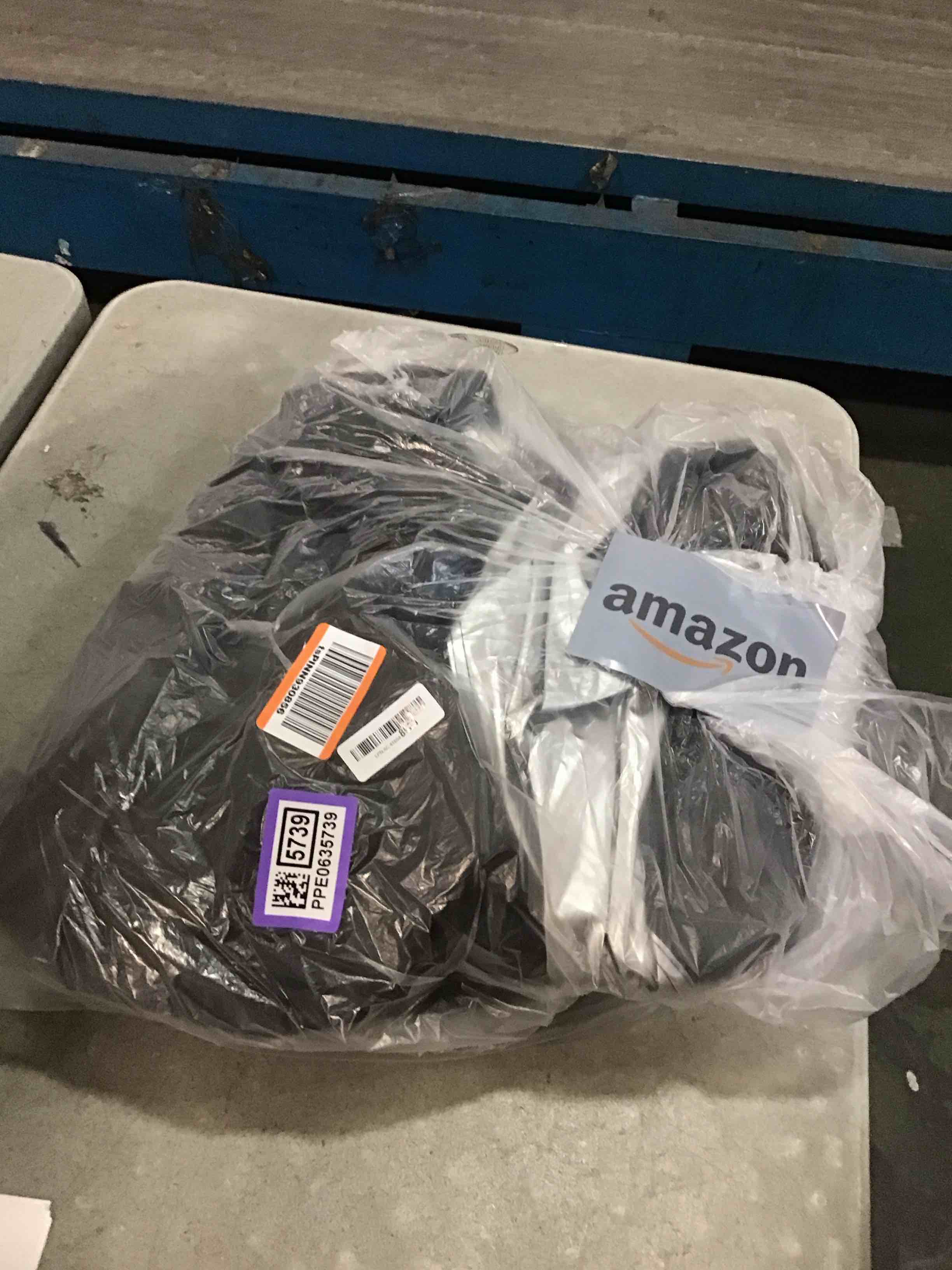 https://s3.amazonaws.com/lotting-images-prod/bidfta/PPE0635739_1730204567982.jpeg