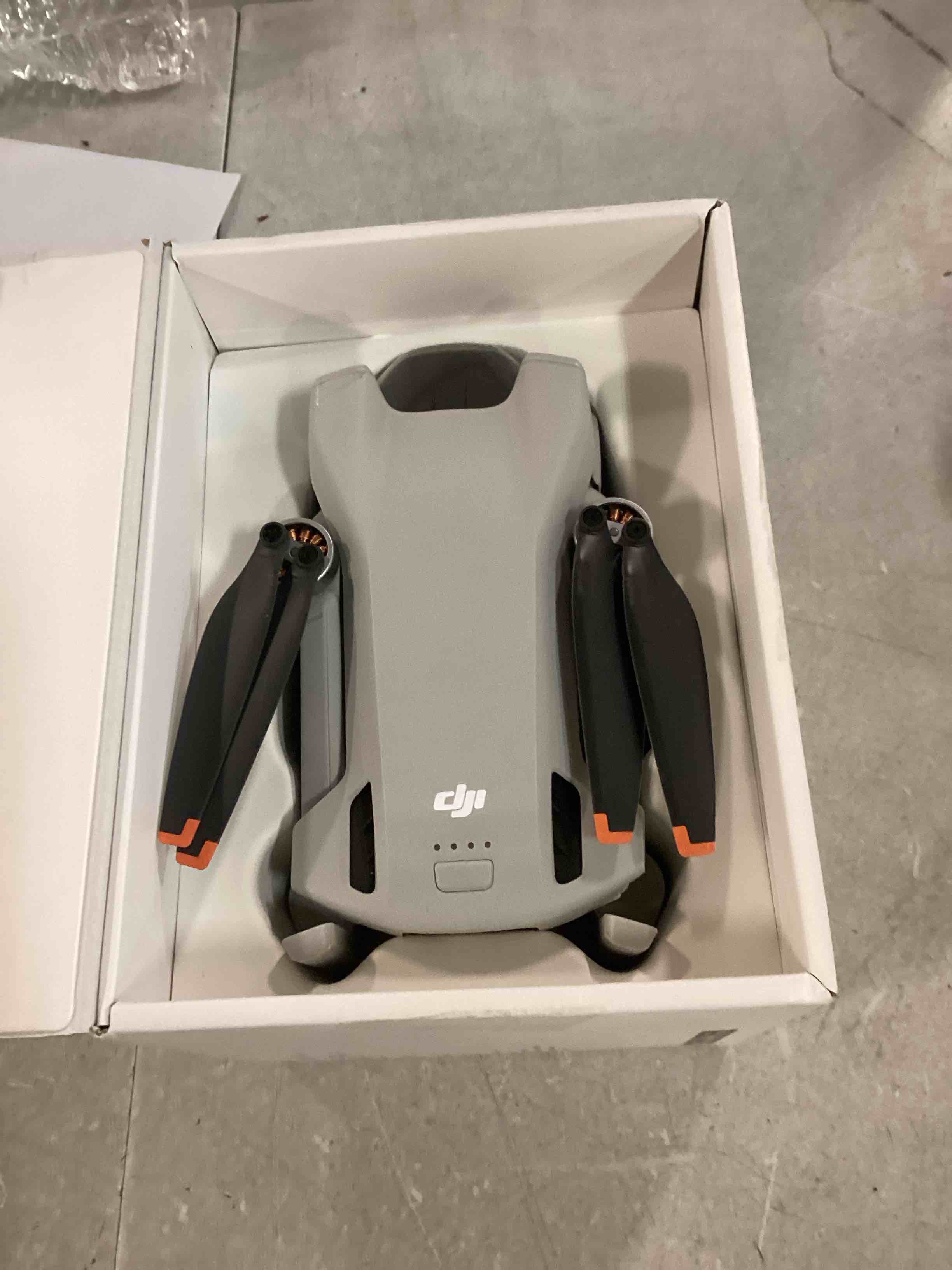 https://s3.amazonaws.com/lotting-images-prod/bidfta/PPE0636333_1731718559862.jpeg
