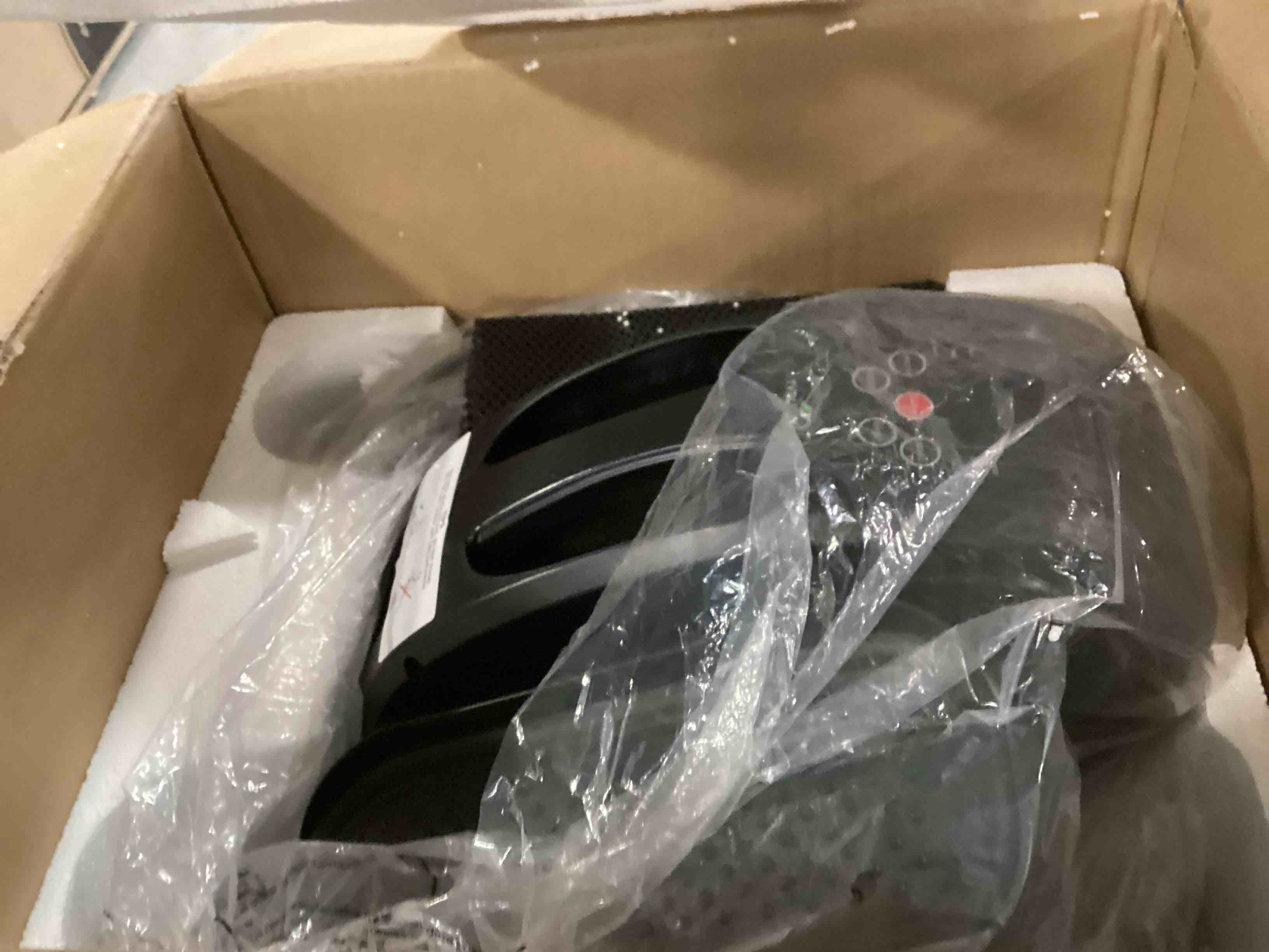 https://s3.amazonaws.com/lotting-images-prod/bidfta/PPE0636923_1731455137447.jpeg
