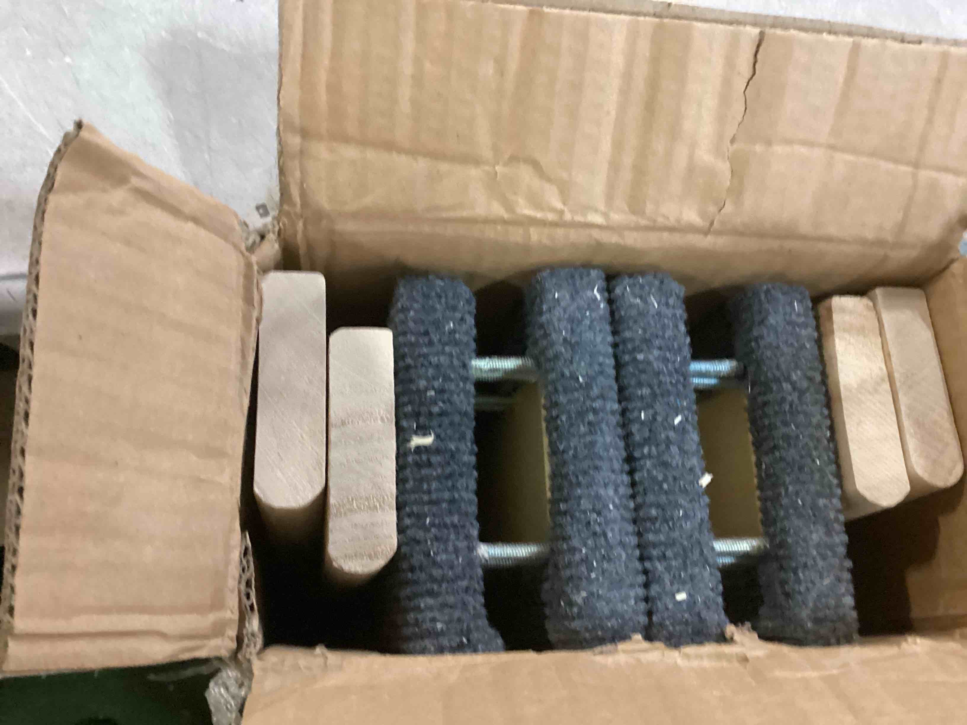 https://s3.amazonaws.com/lotting-images-prod/bidfta/PPE0637334_1731113115769.jpeg