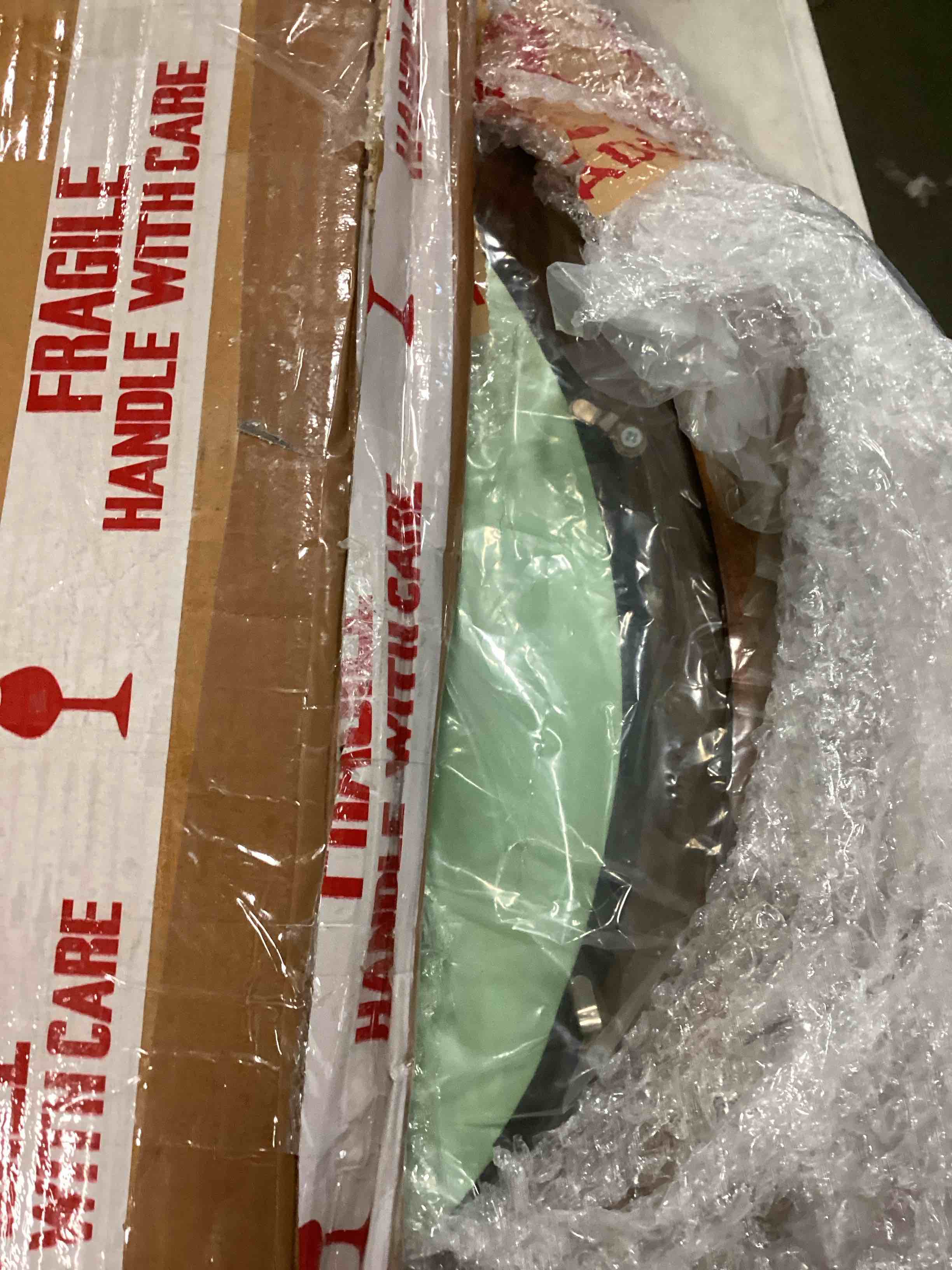 https://s3.amazonaws.com/lotting-images-prod/bidfta/PPE0638351_1730908787272.jpeg