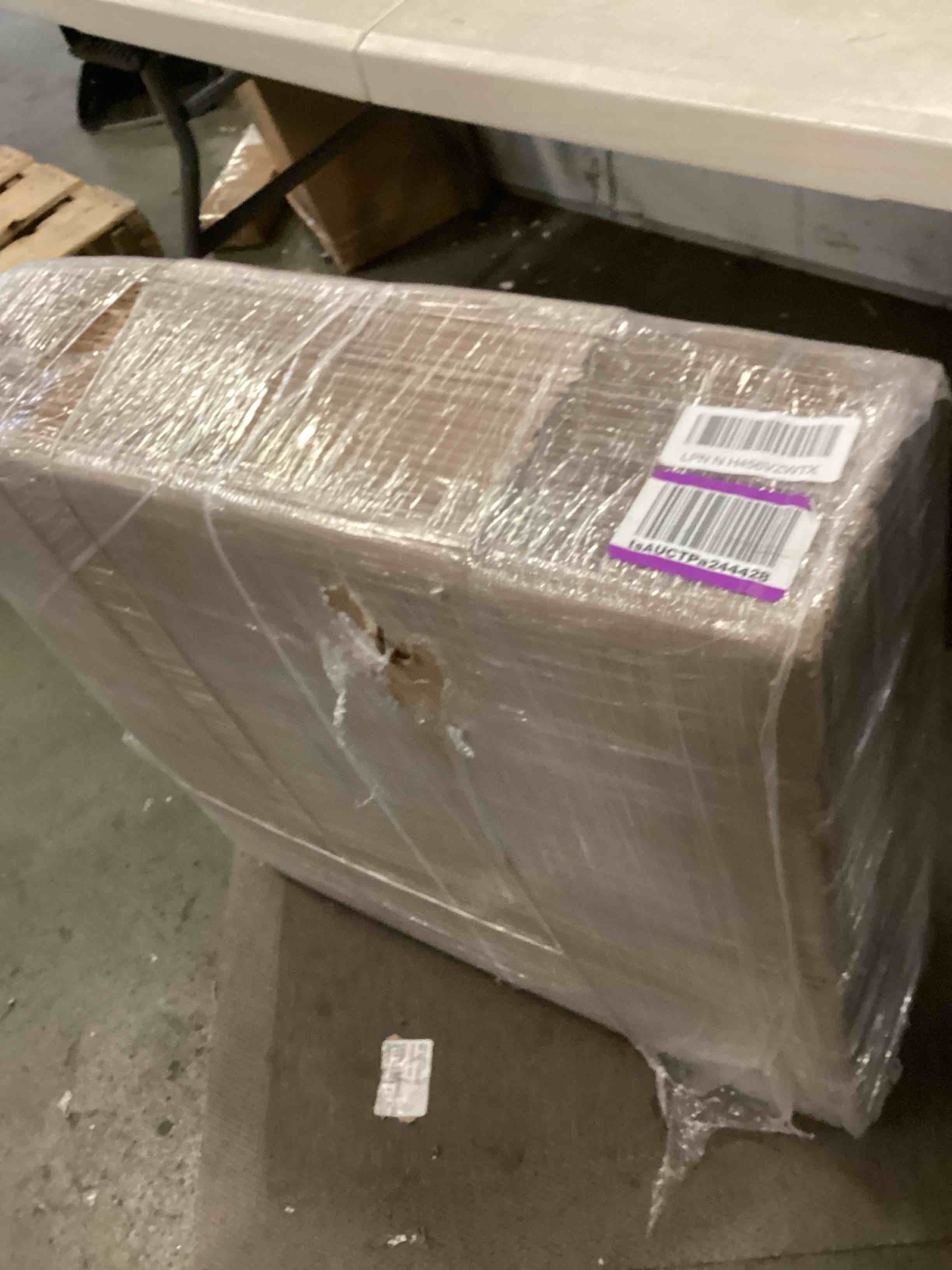 https://s3.amazonaws.com/lotting-images-prod/bidfta/PPE0638375_1730903259655.jpeg