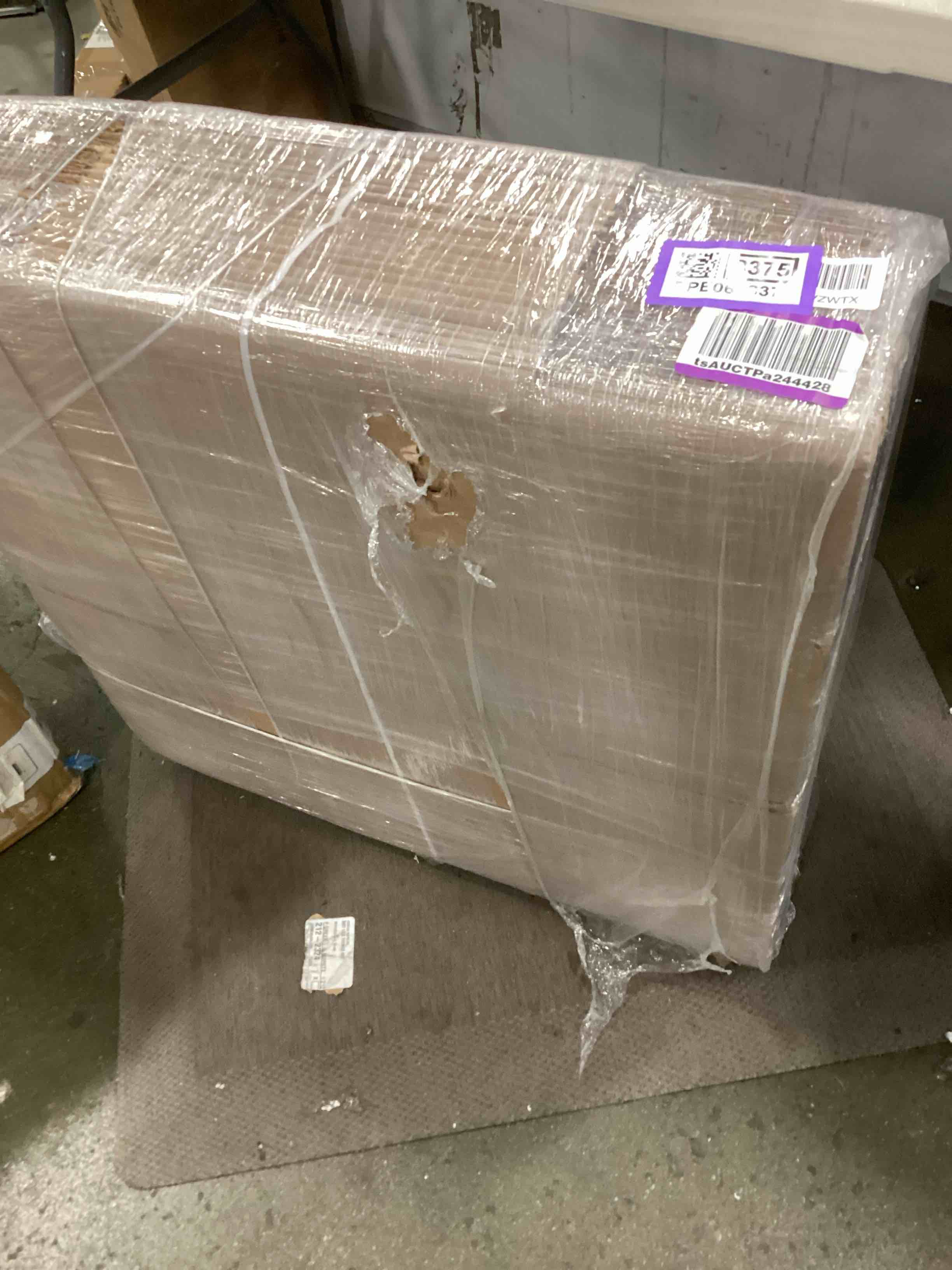 https://s3.amazonaws.com/lotting-images-prod/bidfta/PPE0638375_1730903279657.jpeg