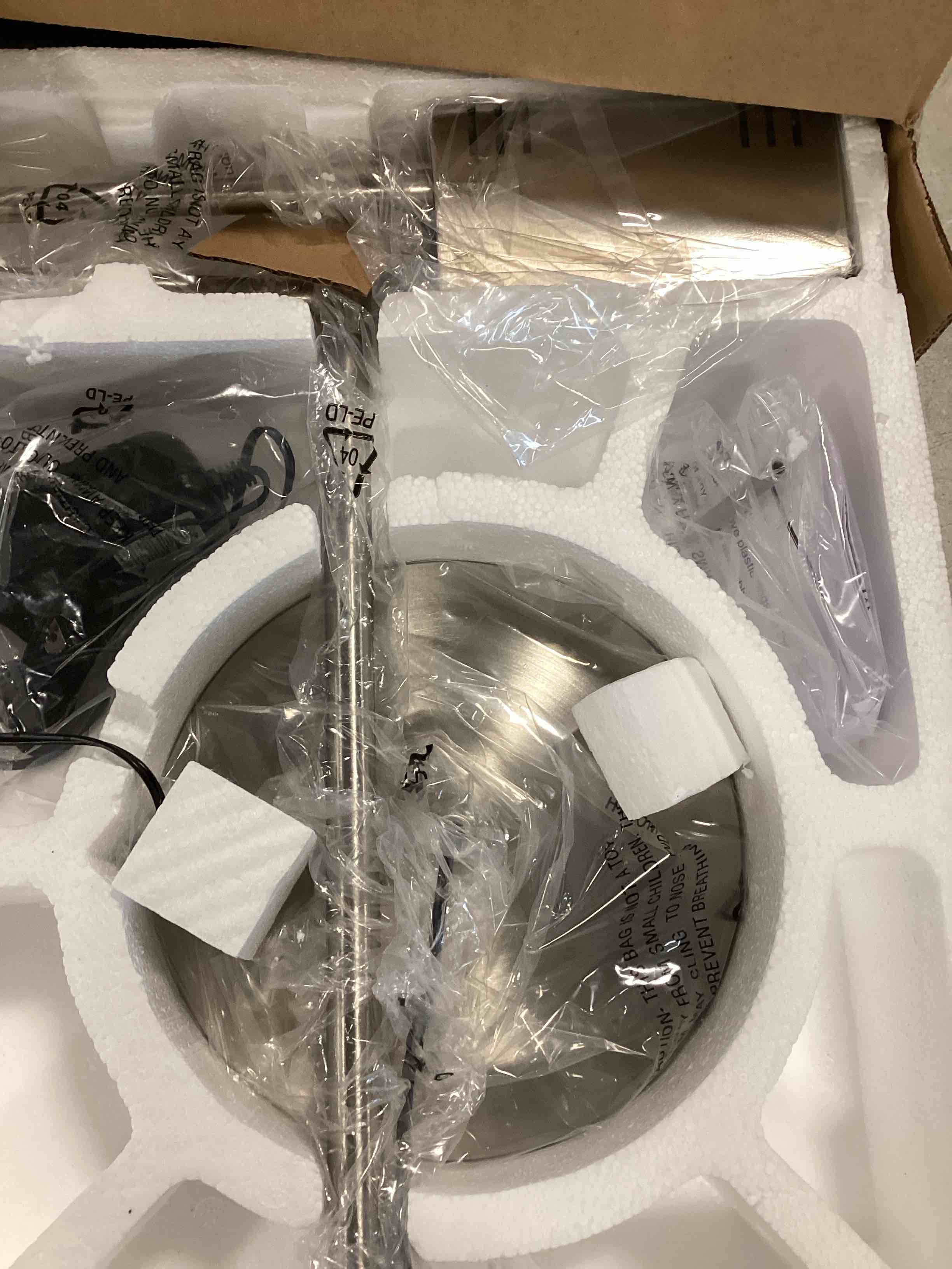 https://s3.amazonaws.com/lotting-images-prod/bidfta/PPE0639081_1730553601409.jpeg