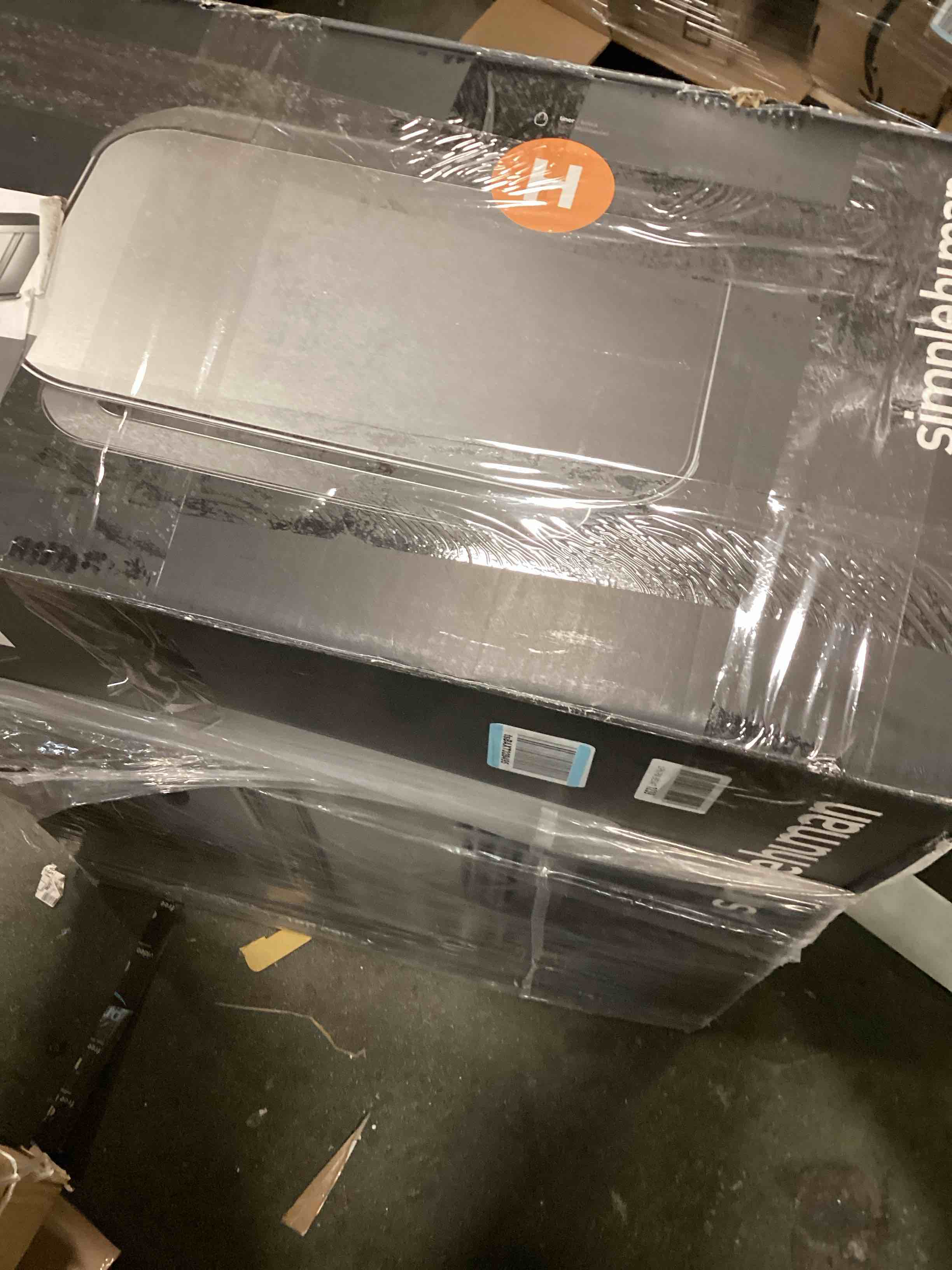 https://s3.amazonaws.com/lotting-images-prod/bidfta/PPE0639556_1730261631656.jpeg