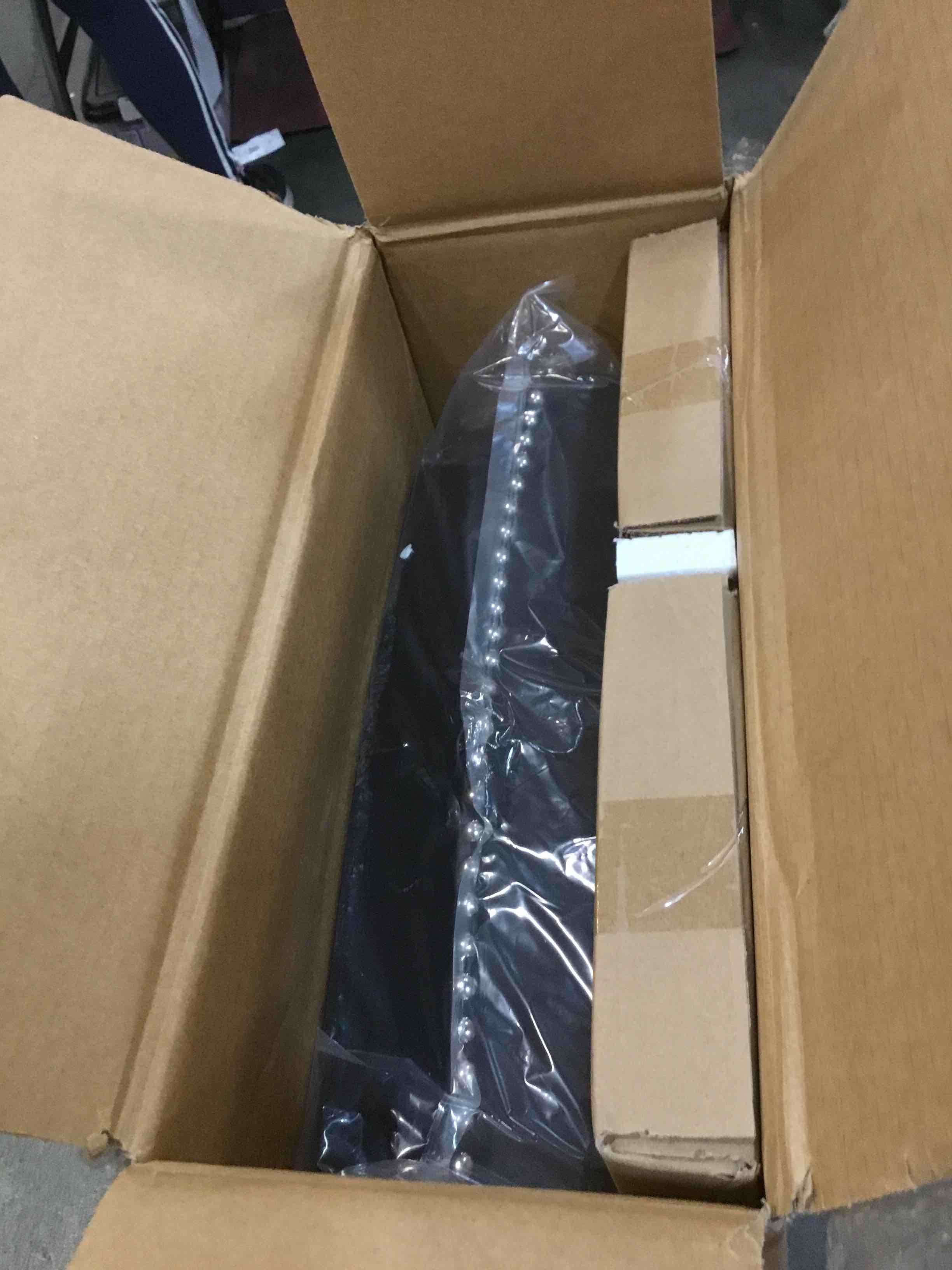 https://s3.amazonaws.com/lotting-images-prod/bidfta/PPE0640257_1731593373391.jpeg