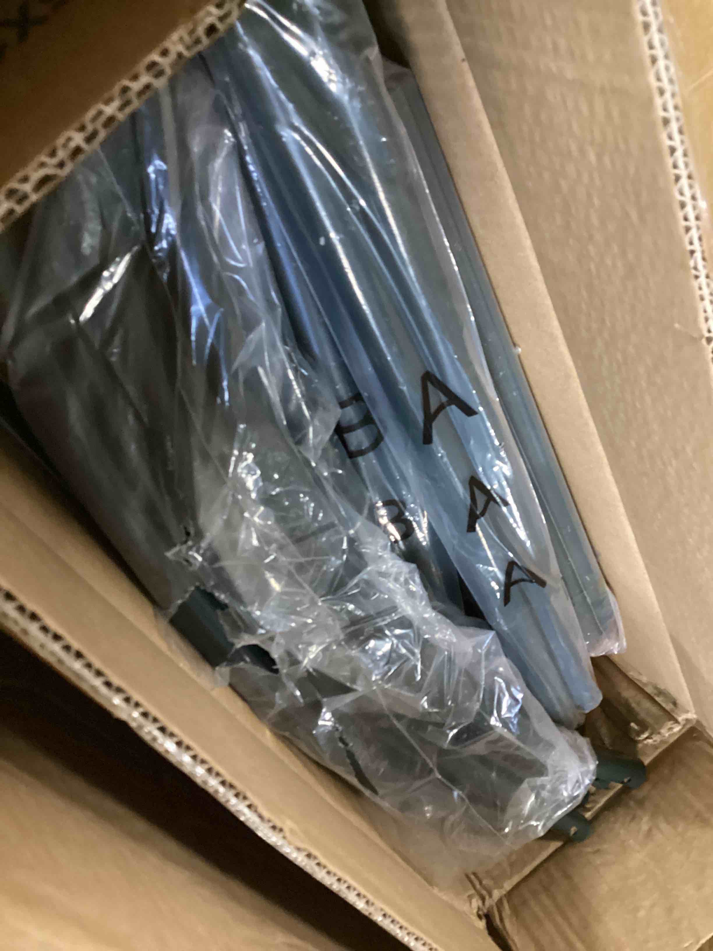 https://s3.amazonaws.com/lotting-images-prod/bidfta/PPE0642272_1733766366545.jpeg