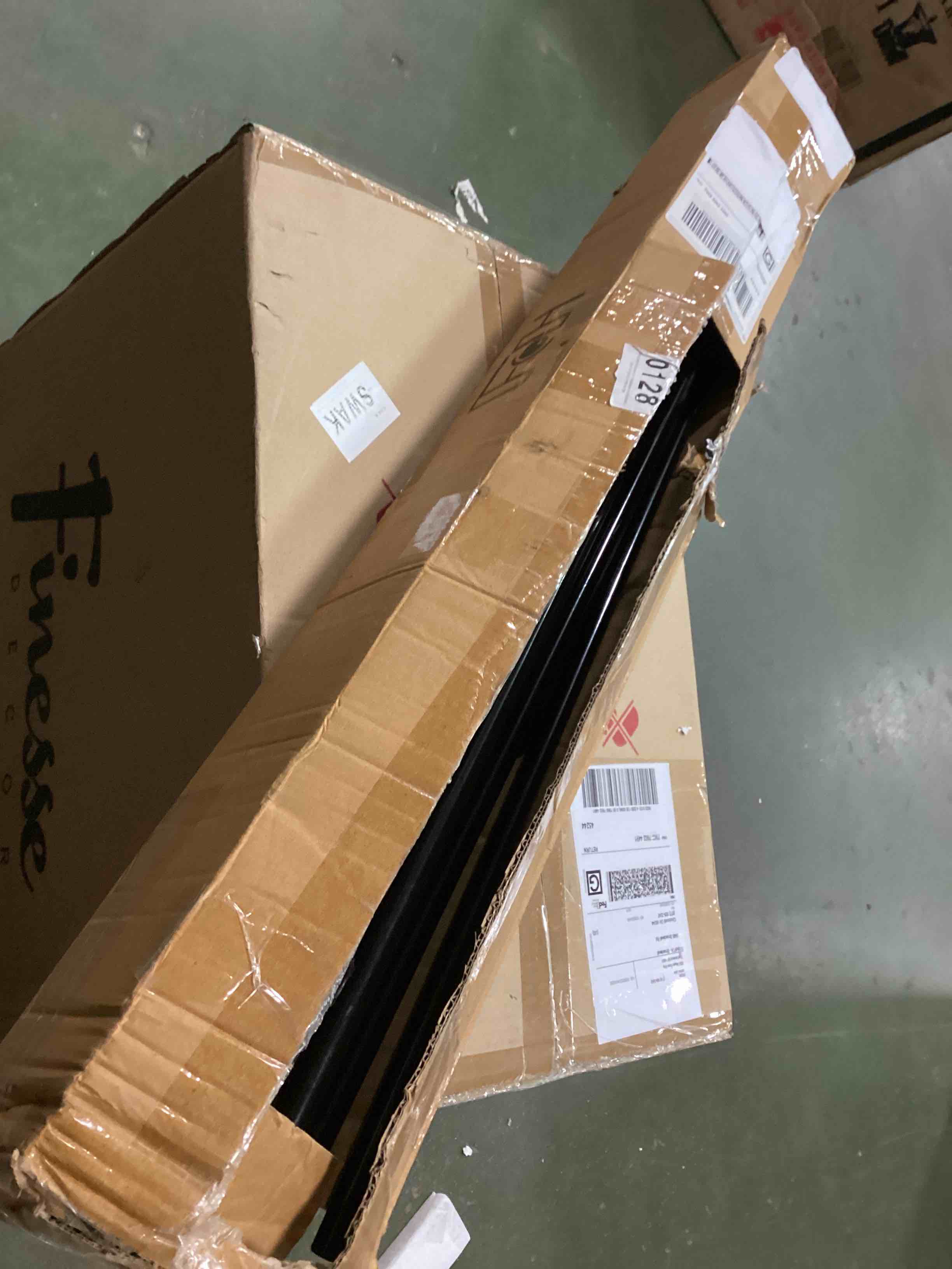https://s3.amazonaws.com/lotting-images-prod/bidfta/PPE0643449_1732116556082.jpeg