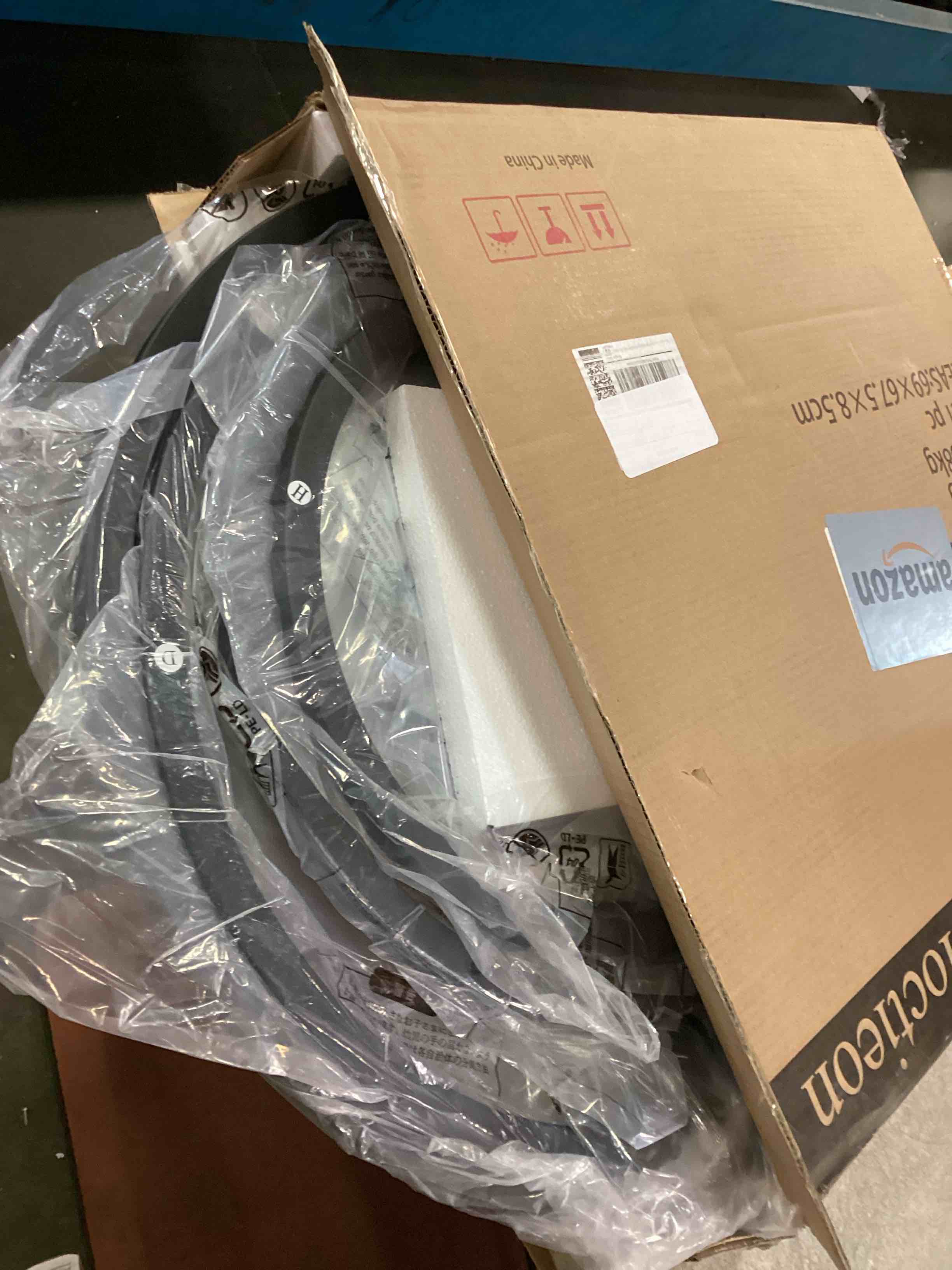 https://s3.amazonaws.com/lotting-images-prod/bidfta/PPE0653600_1731506575121.jpeg