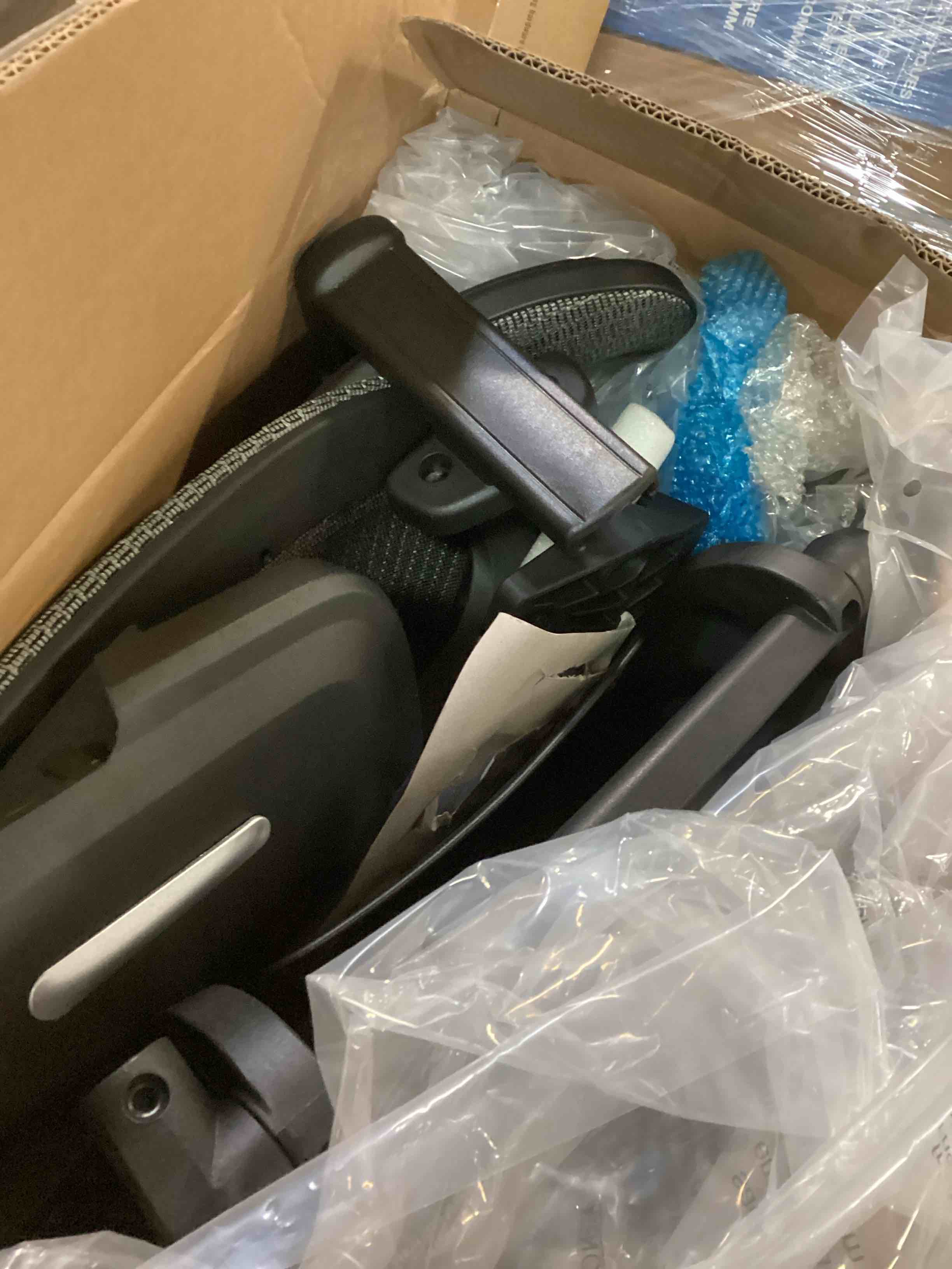 https://s3.amazonaws.com/lotting-images-prod/bidfta/PPE0653669_1731438987857.jpeg