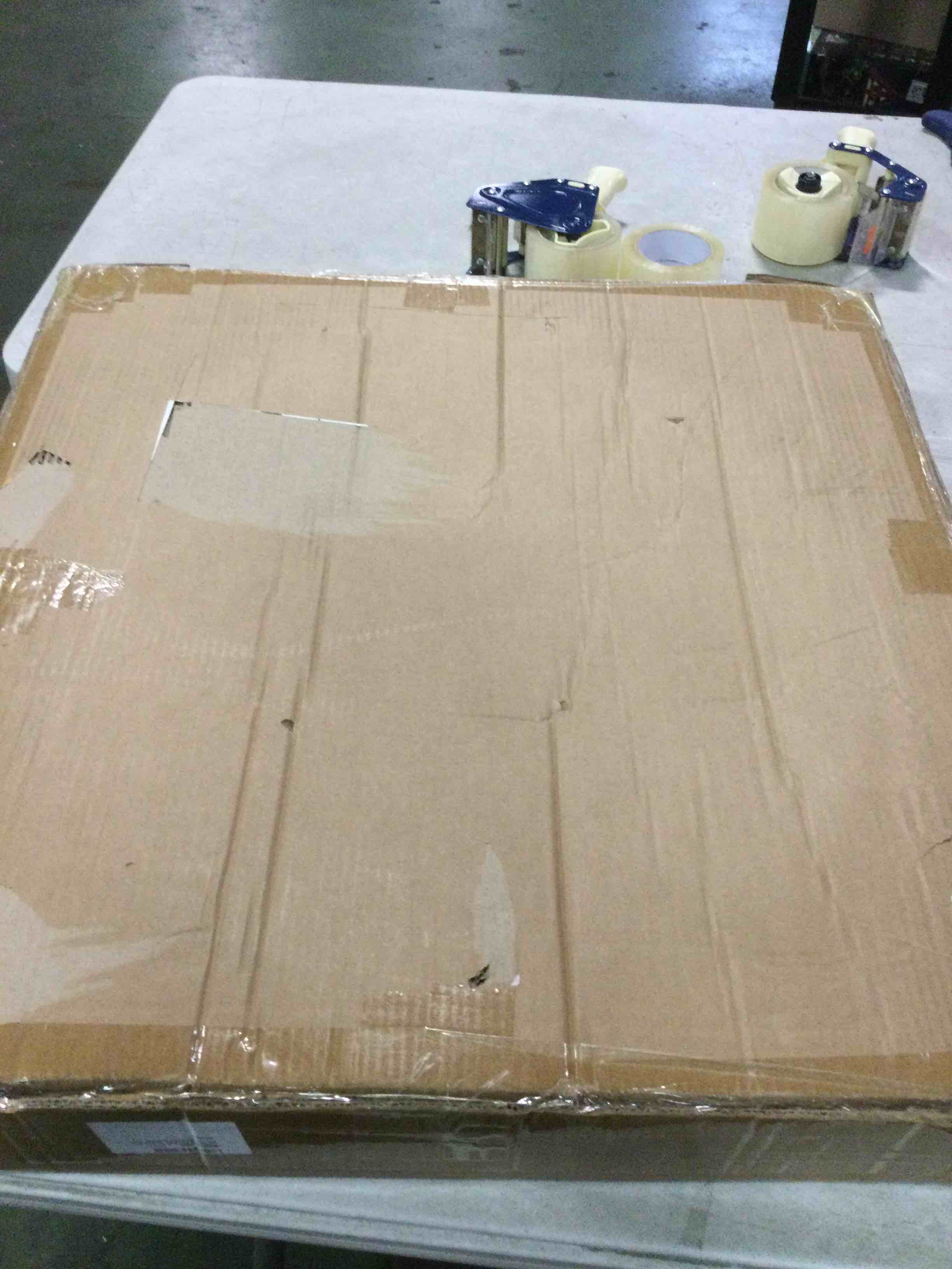 https://s3.amazonaws.com/lotting-images-prod/bidfta/PPE0657933_1730904606952.jpeg