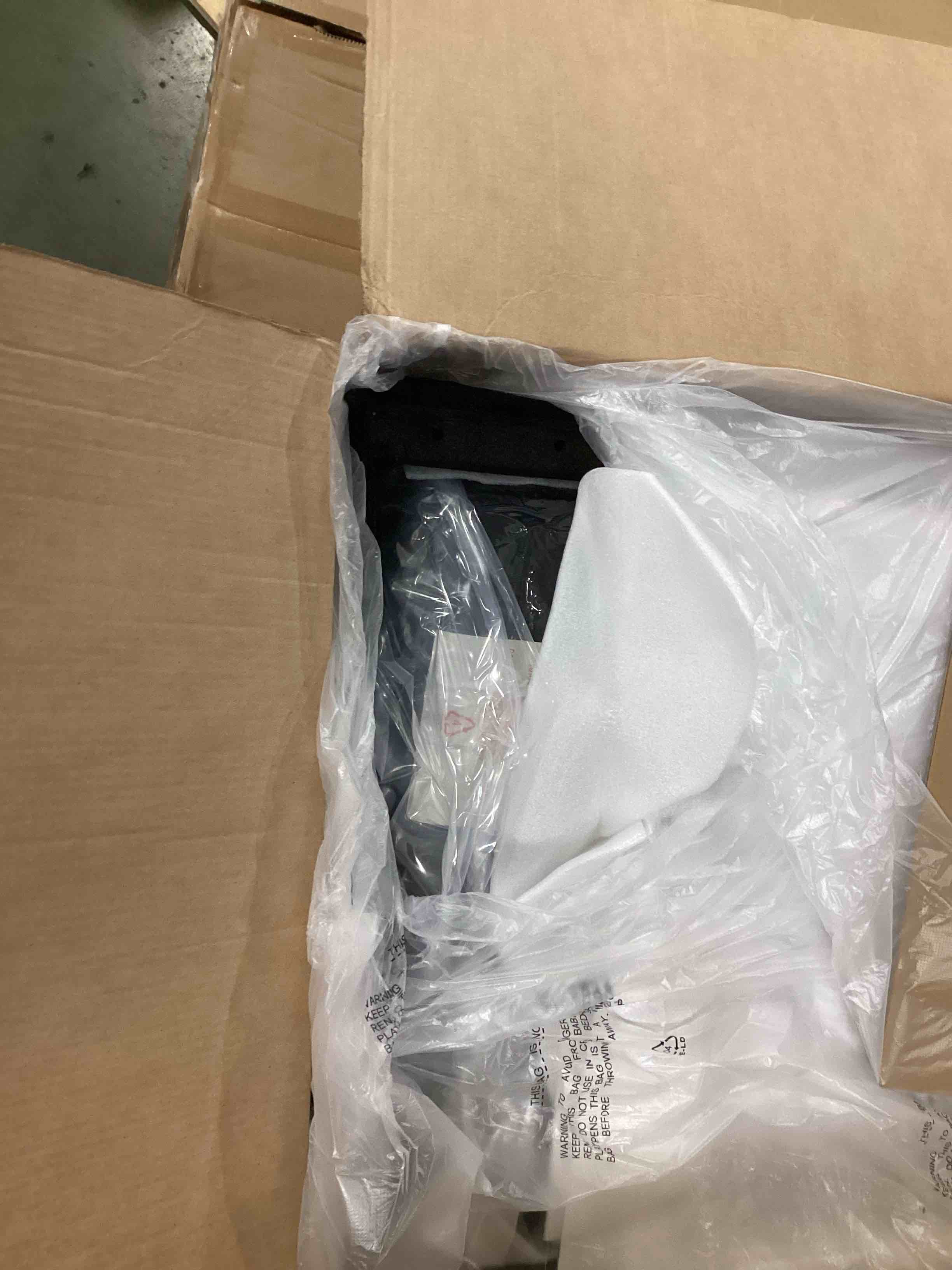 https://s3.amazonaws.com/lotting-images-prod/bidfta/PPE0658003_1735851755224.jpeg