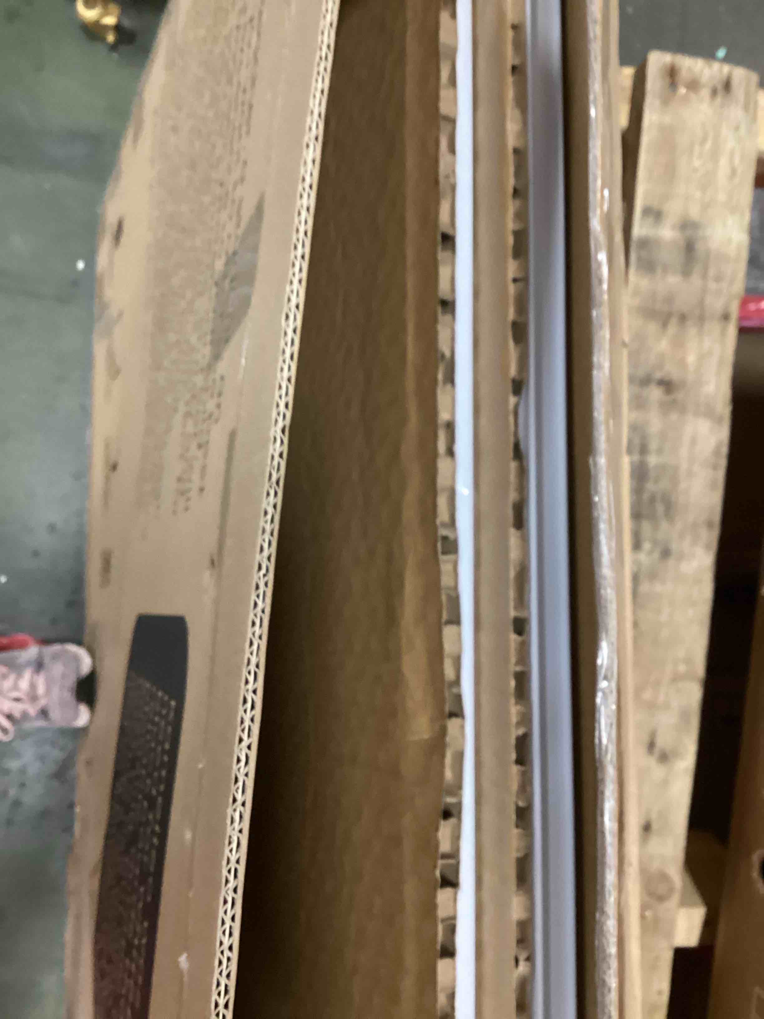 https://s3.amazonaws.com/lotting-images-prod/bidfta/PPE0659157_1734100207832.jpeg