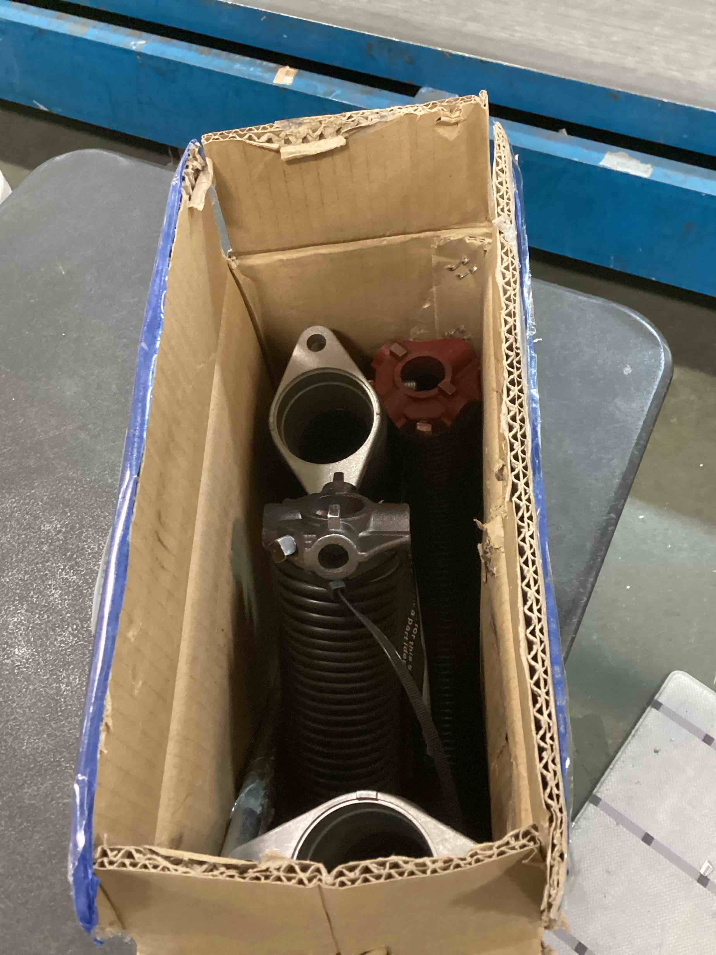 https://s3.amazonaws.com/lotting-images-prod/bidfta/PPE0660373_1732256407654.jpeg