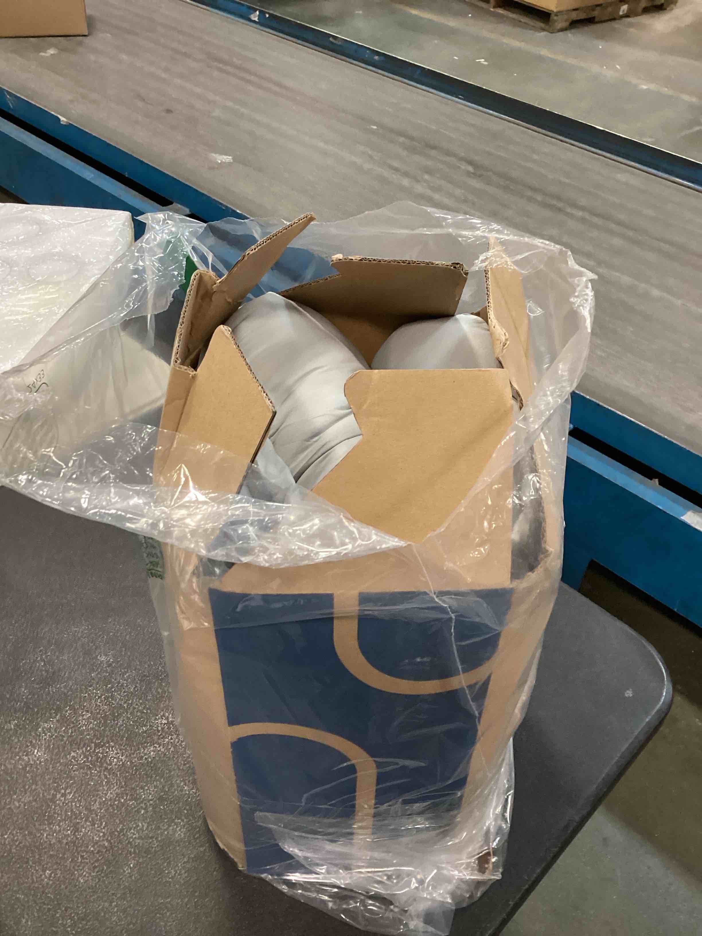 https://s3.amazonaws.com/lotting-images-prod/bidfta/PPE0660574_1732228064575.jpeg