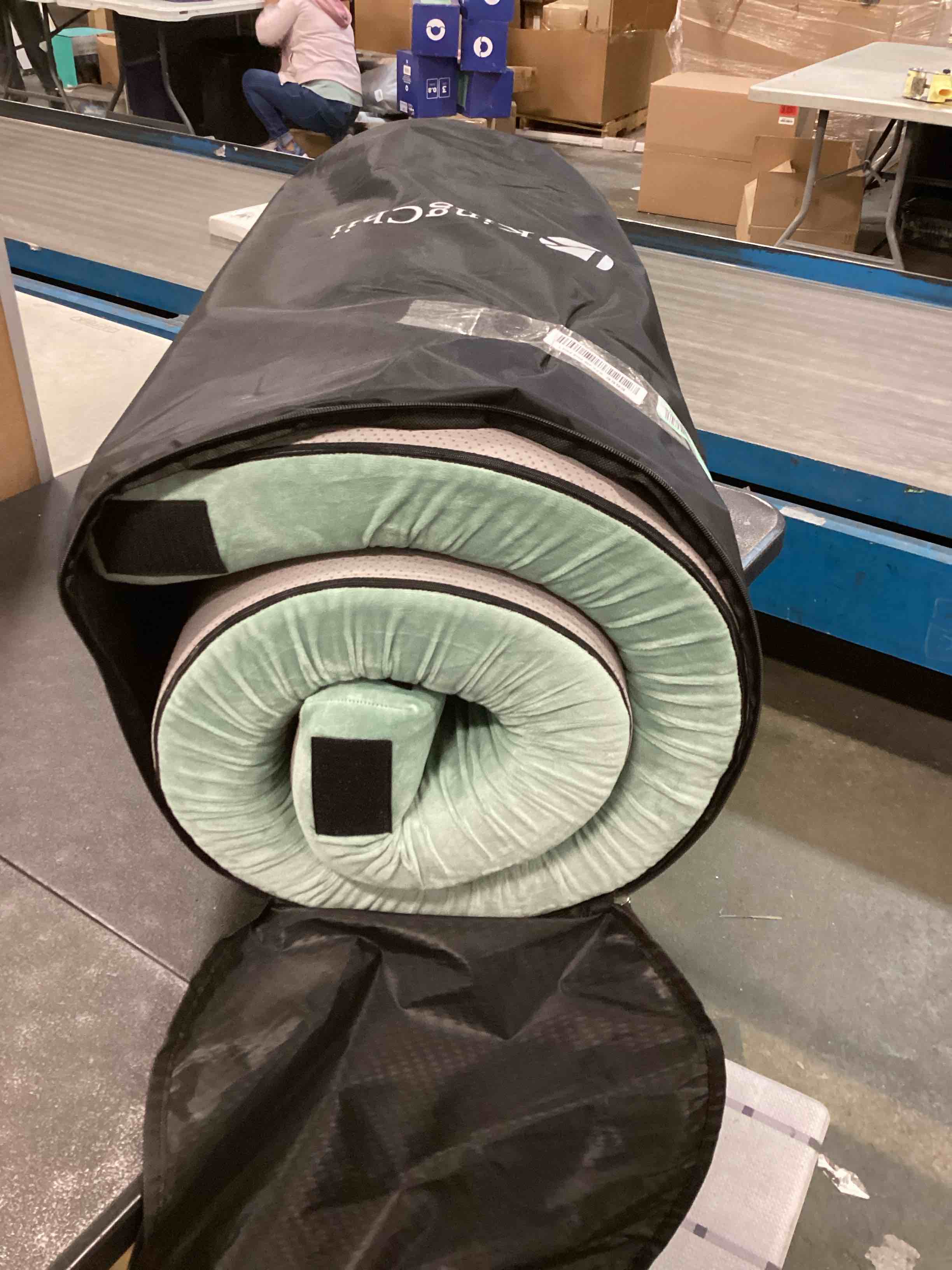 https://s3.amazonaws.com/lotting-images-prod/bidfta/PPE0660802_1732150859849.jpeg