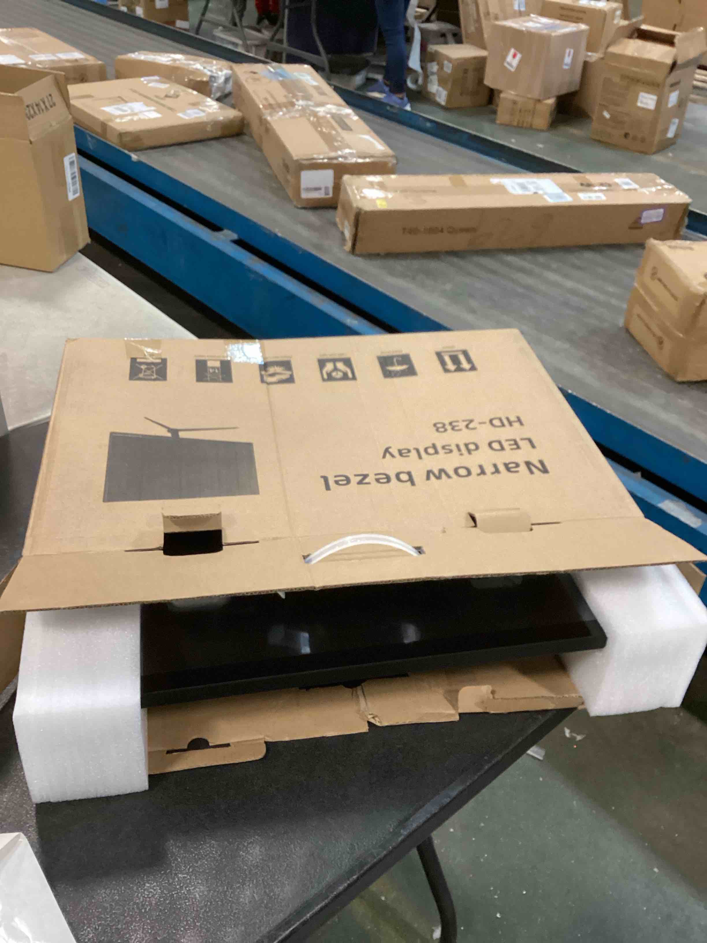 https://s3.amazonaws.com/lotting-images-prod/bidfta/PPE0660875_1732081018081.jpeg