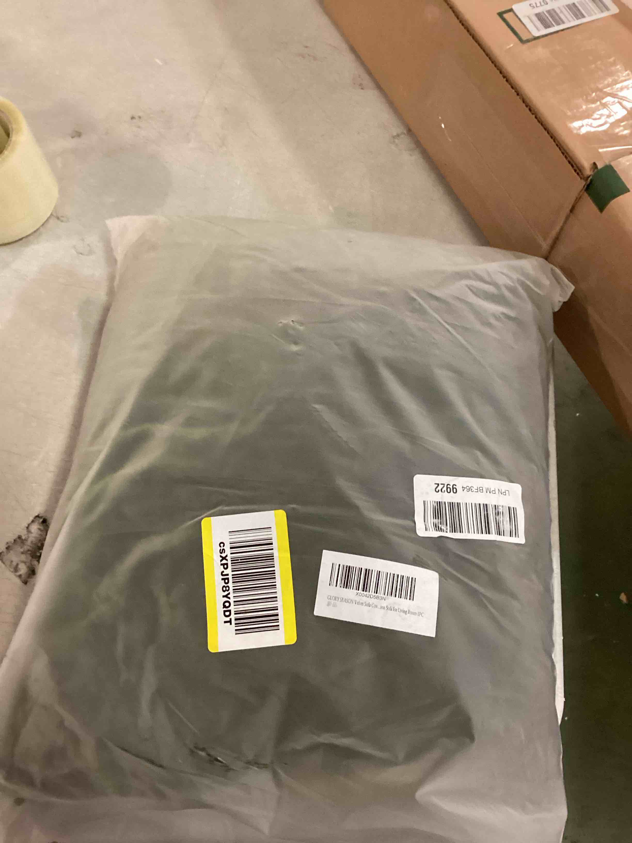 https://s3.amazonaws.com/lotting-images-prod/bidfta/PPE0663128_1732304014564.jpeg