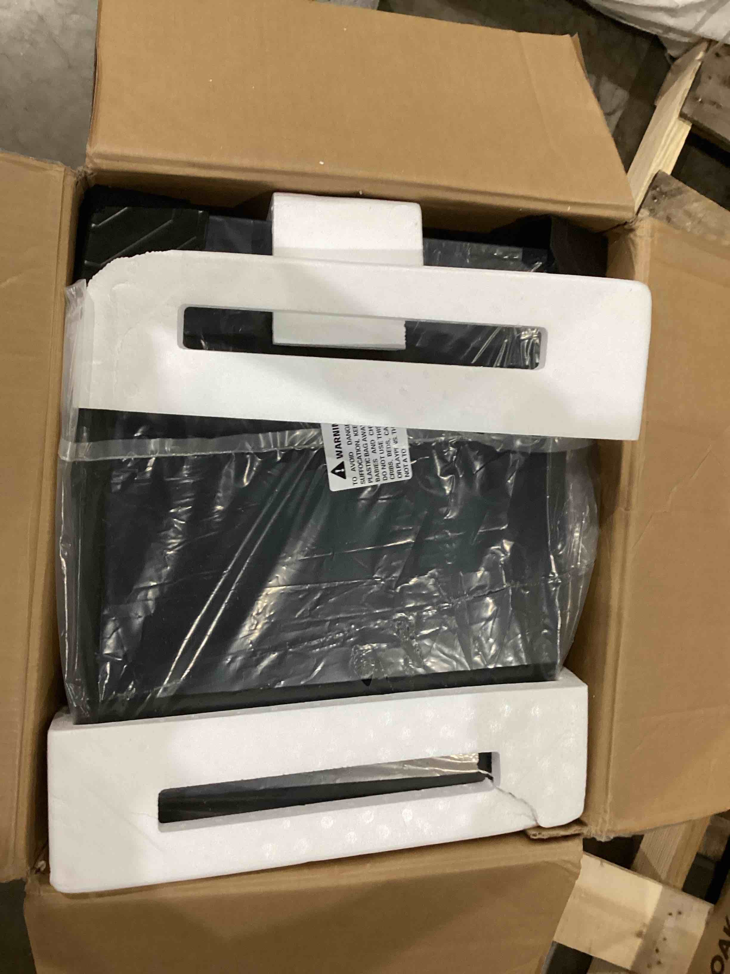 https://s3.amazonaws.com/lotting-images-prod/bidfta/PPE1200395_1756919835965.jpeg