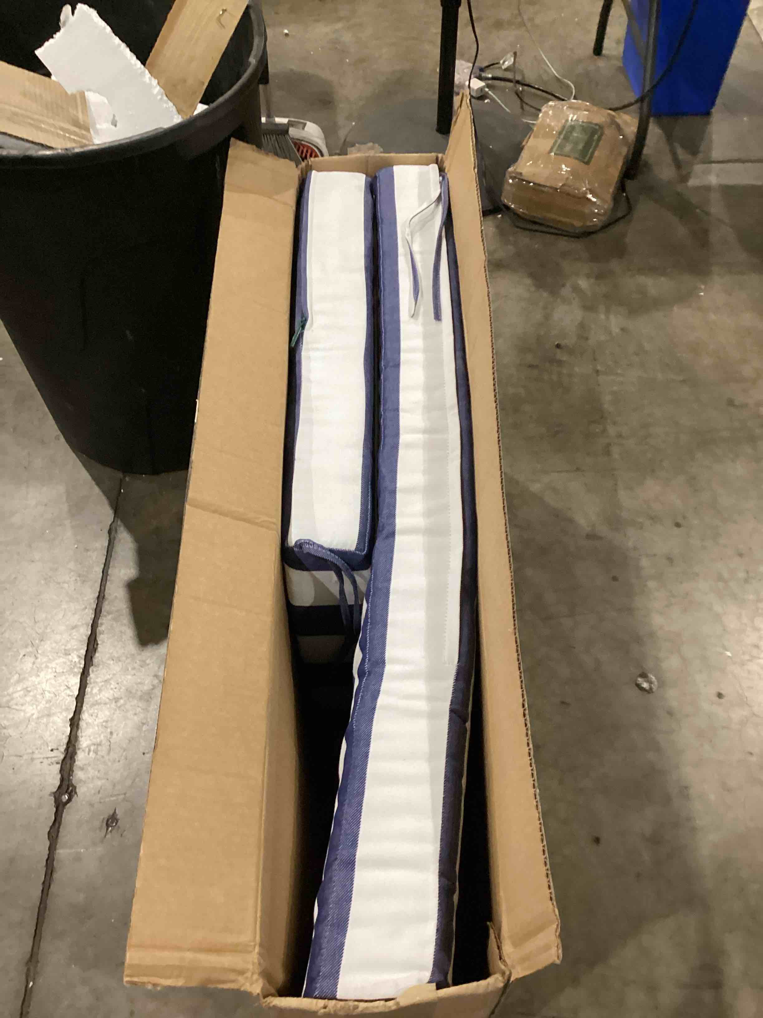 https://s3.amazonaws.com/lotting-images-prod/bidfta/PPE1200417_1756995626372.jpeg