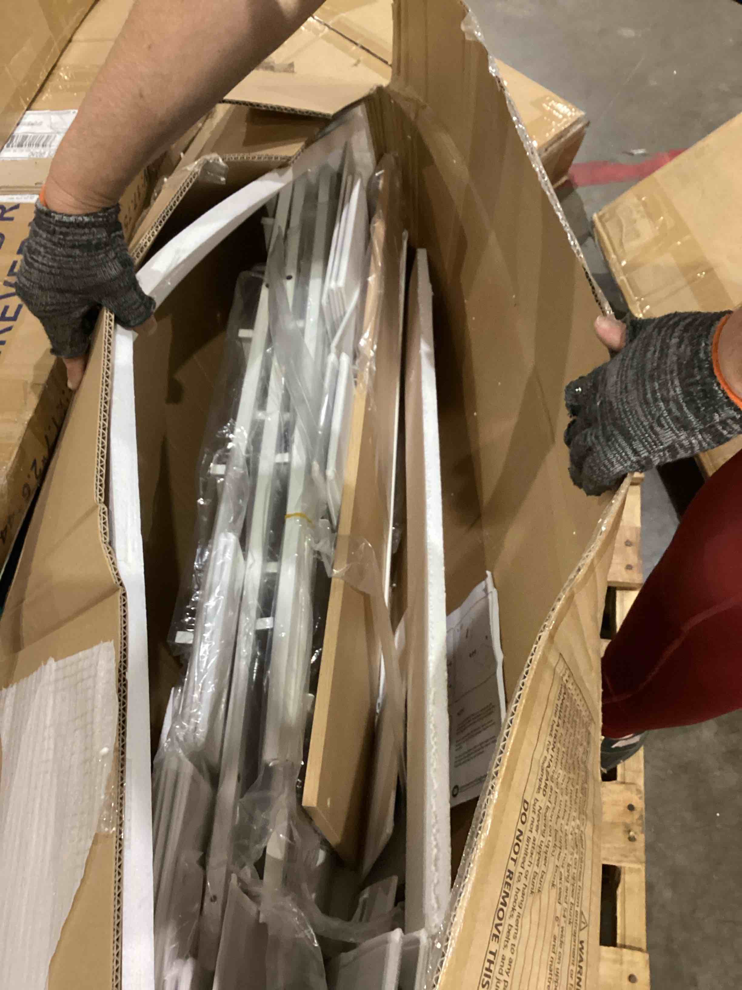 https://s3.amazonaws.com/lotting-images-prod/bidfta/PPE1200569_1757357190594.jpeg