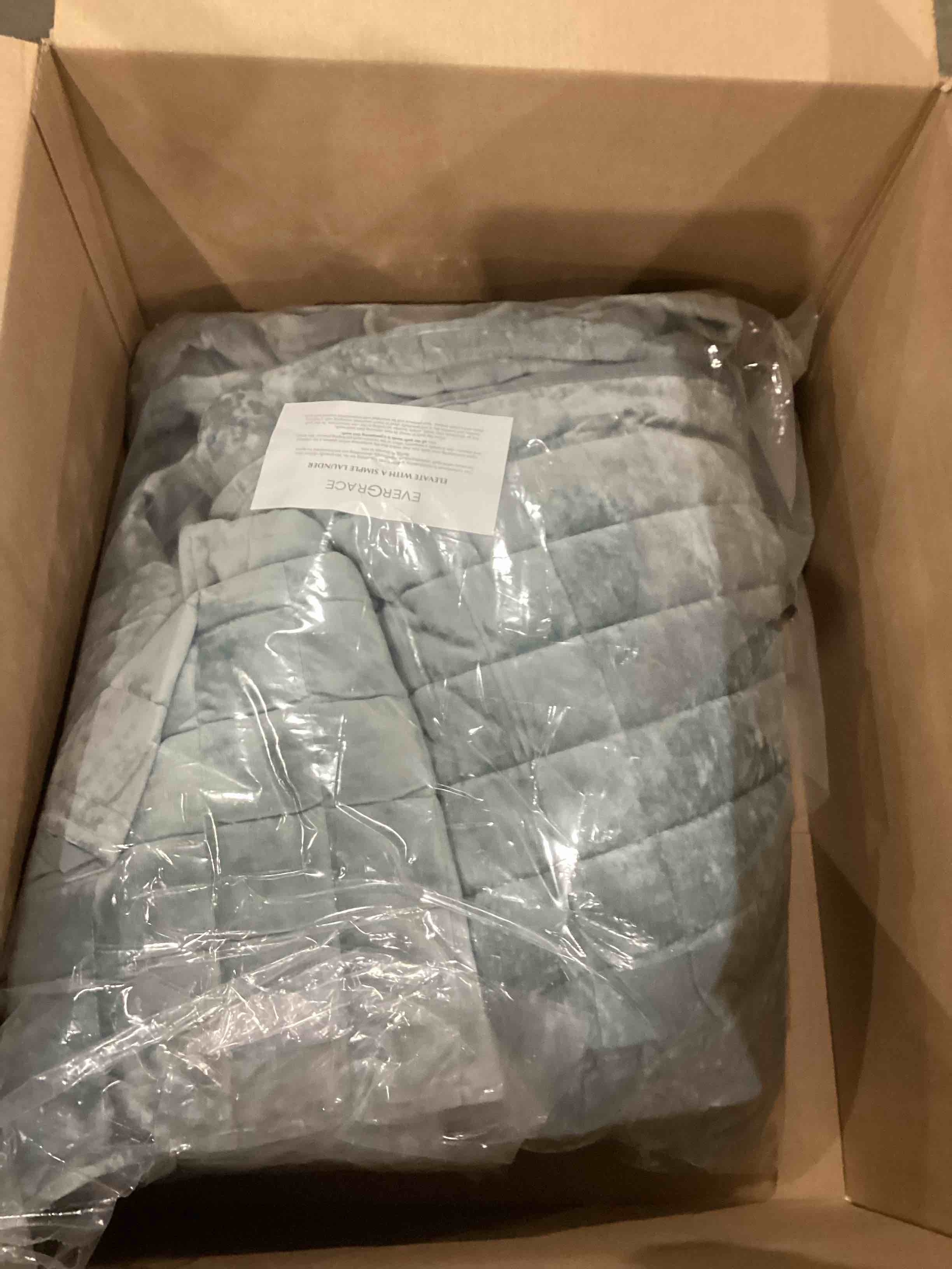 https://s3.amazonaws.com/lotting-images-prod/bidfta/PPE1200611_1757425929037.jpeg