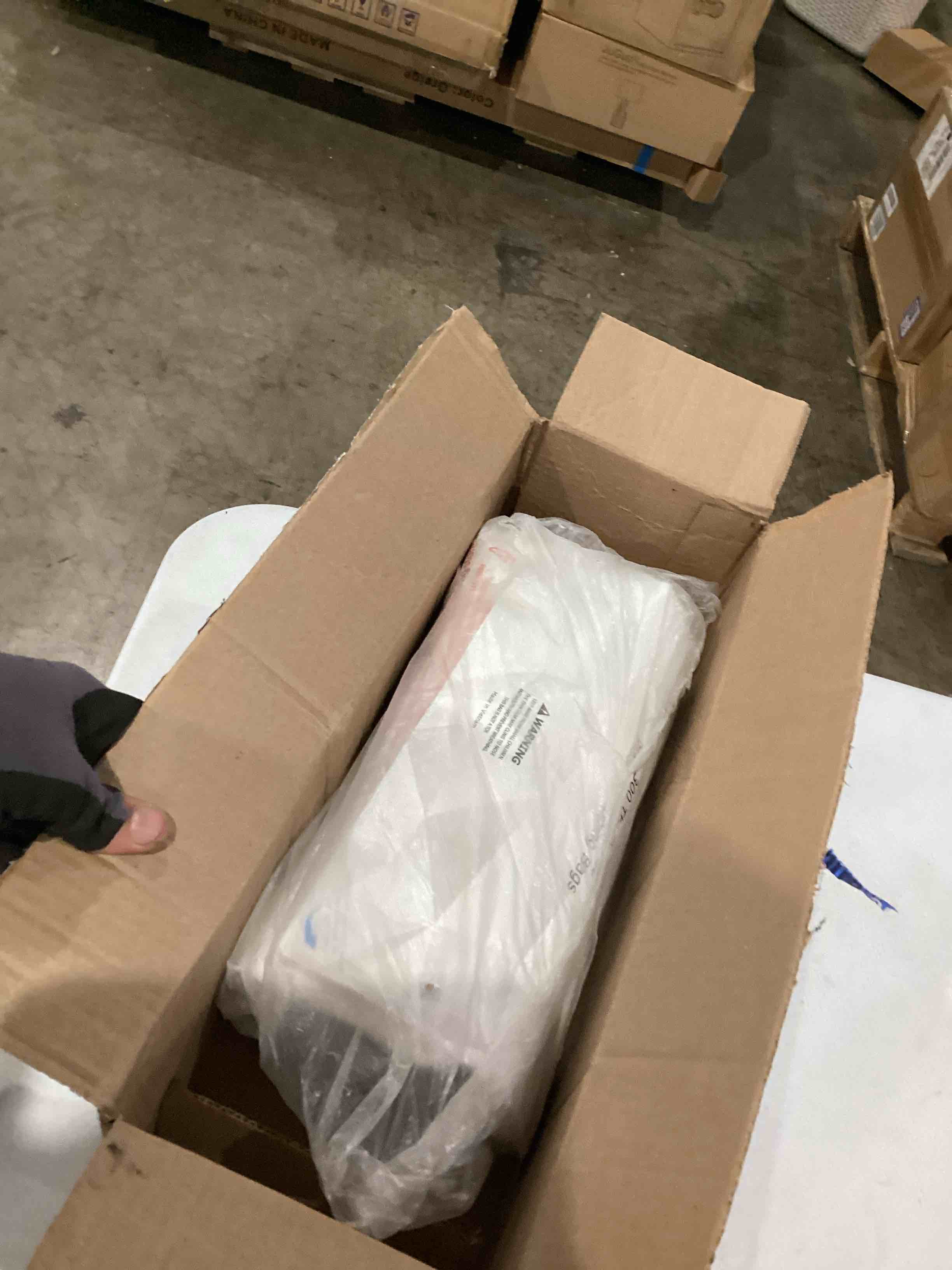 https://s3.amazonaws.com/lotting-images-prod/bidfta/PPE1201017_1749667086804.jpeg