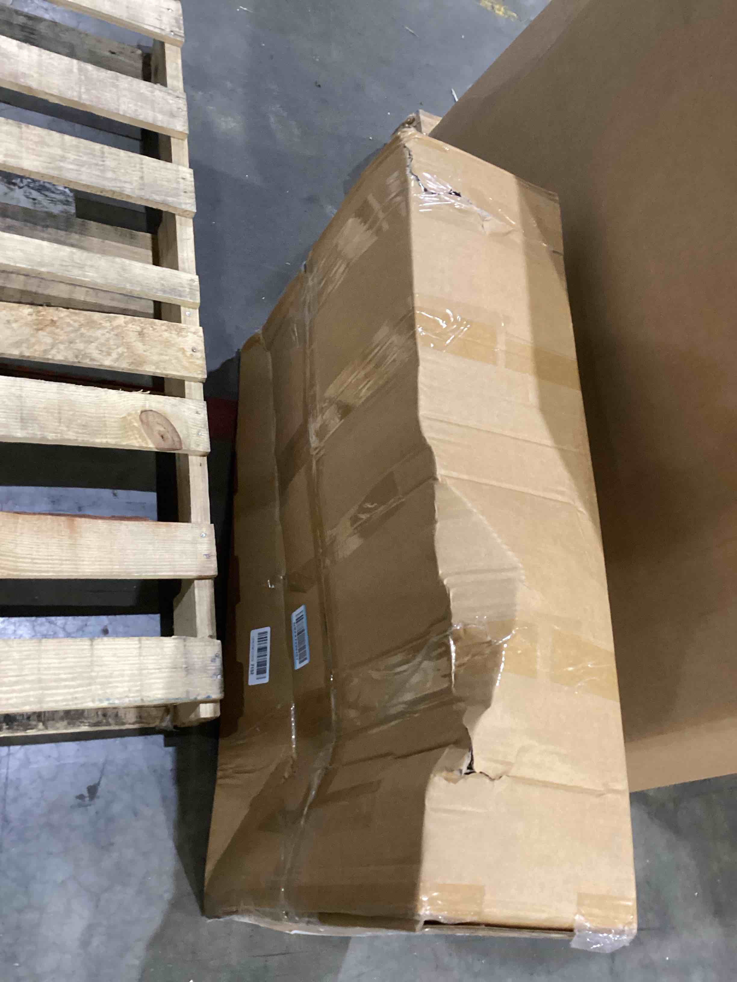 https://s3.amazonaws.com/lotting-images-prod/bidfta/PPE1202282_1750960109185.jpeg