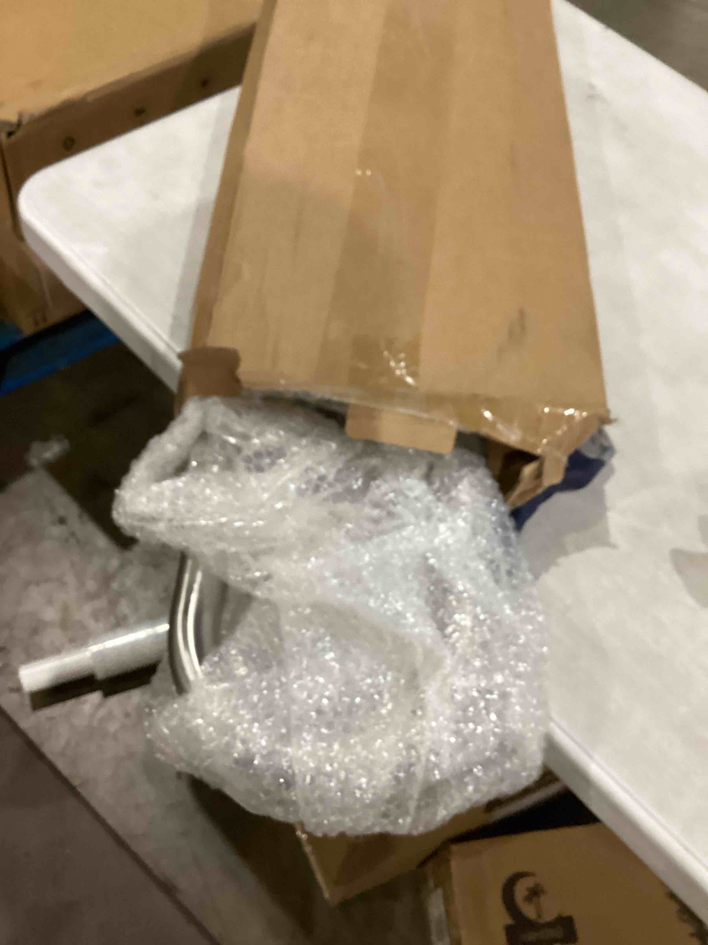 https://s3.amazonaws.com/lotting-images-prod/bidfta/PPE1202395_1751037125334.jpeg