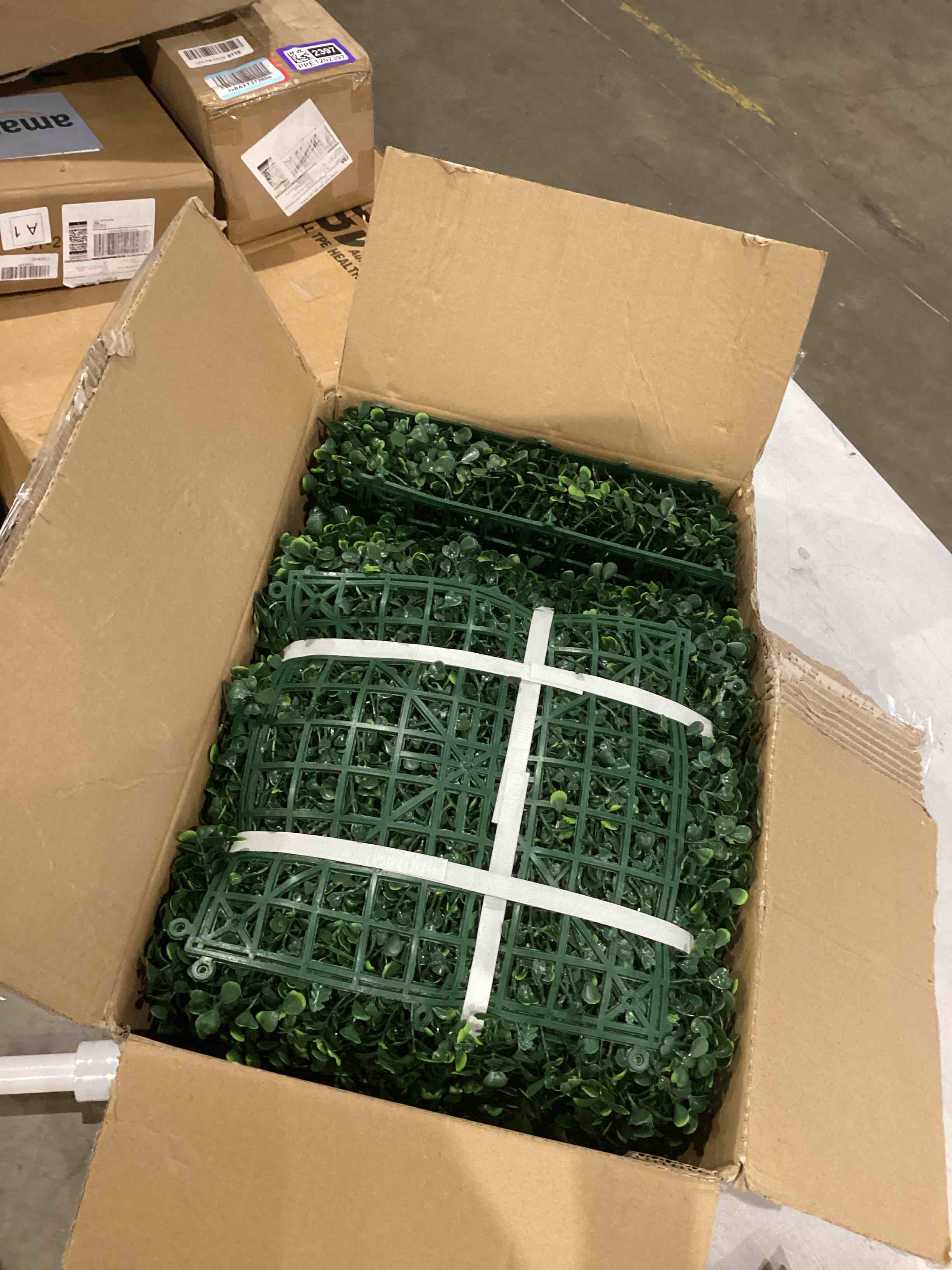 https://s3.amazonaws.com/lotting-images-prod/bidfta/PPE1202406_1751038234310.jpeg