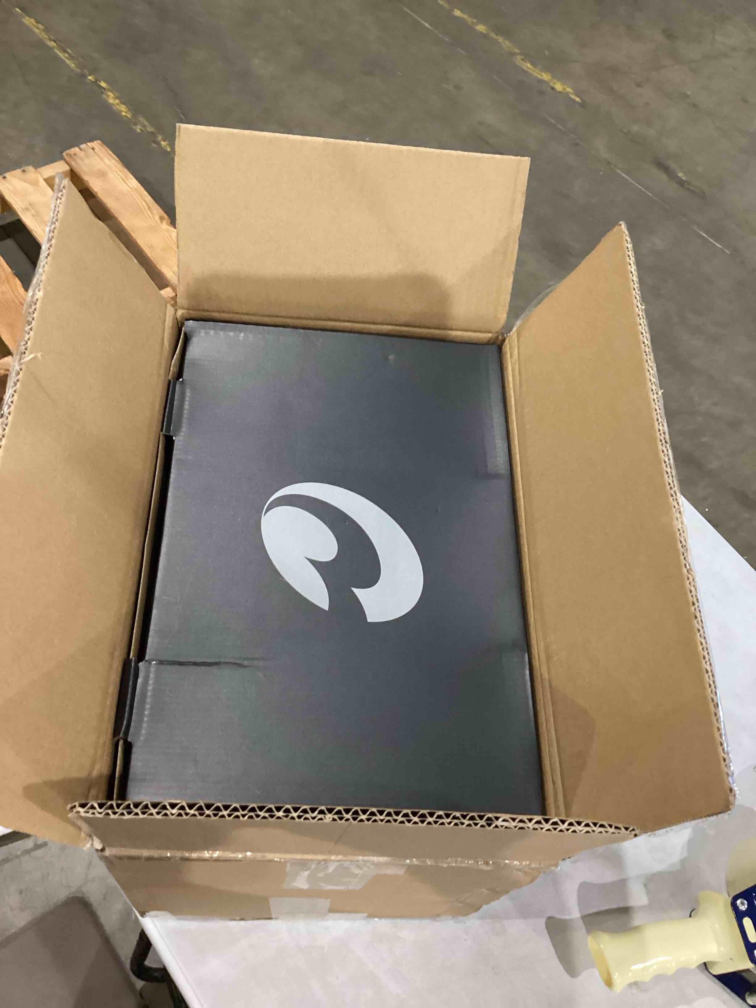 https://s3.amazonaws.com/lotting-images-prod/bidfta/PPE1202502_1751115126000.jpeg