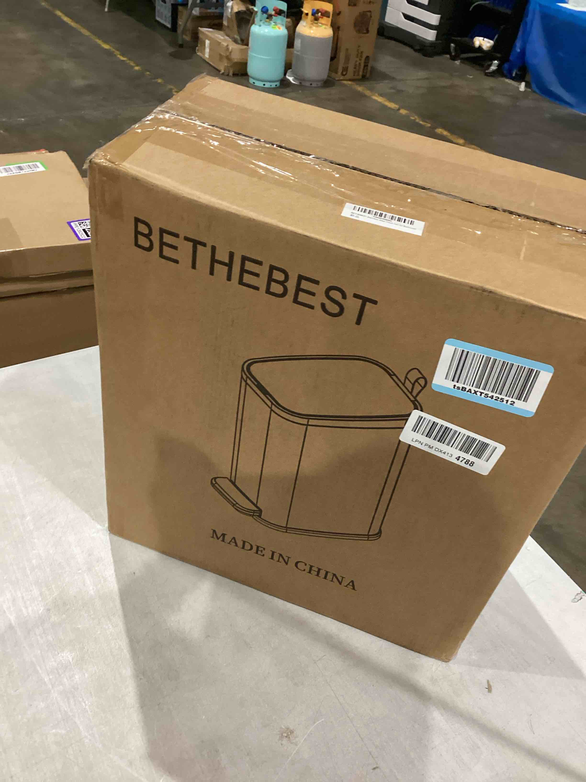 https://s3.amazonaws.com/lotting-images-prod/bidfta/PPE1202523_1751119758987.jpeg