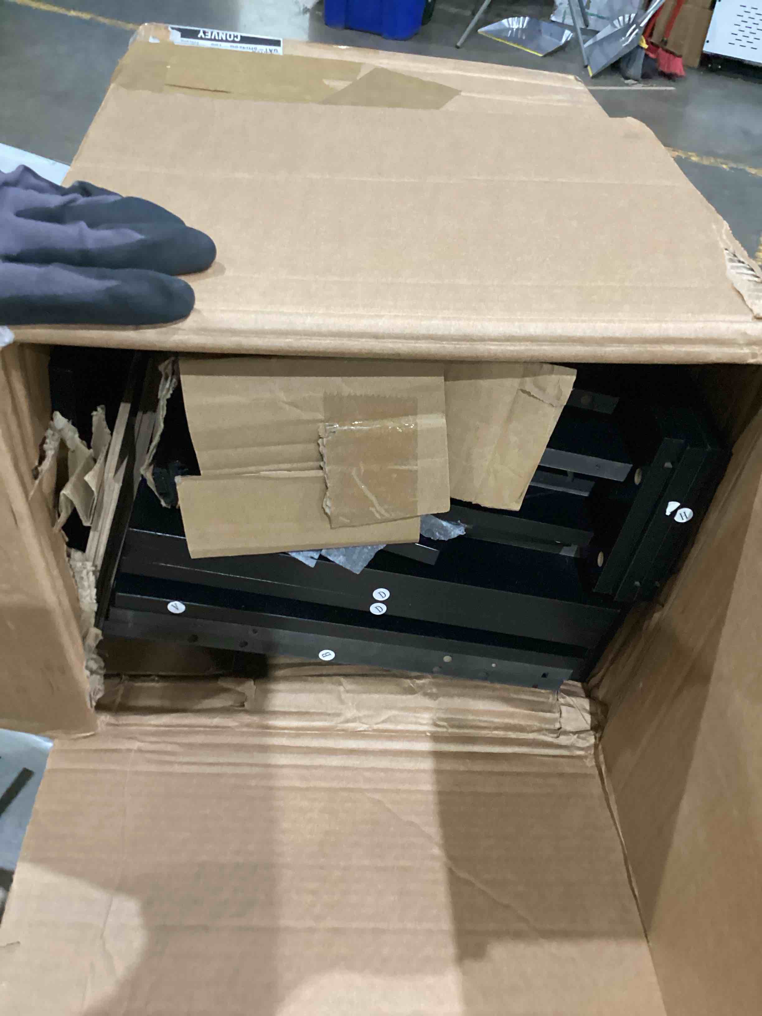 https://s3.amazonaws.com/lotting-images-prod/bidfta/PPE1202977_1751549488043.jpeg