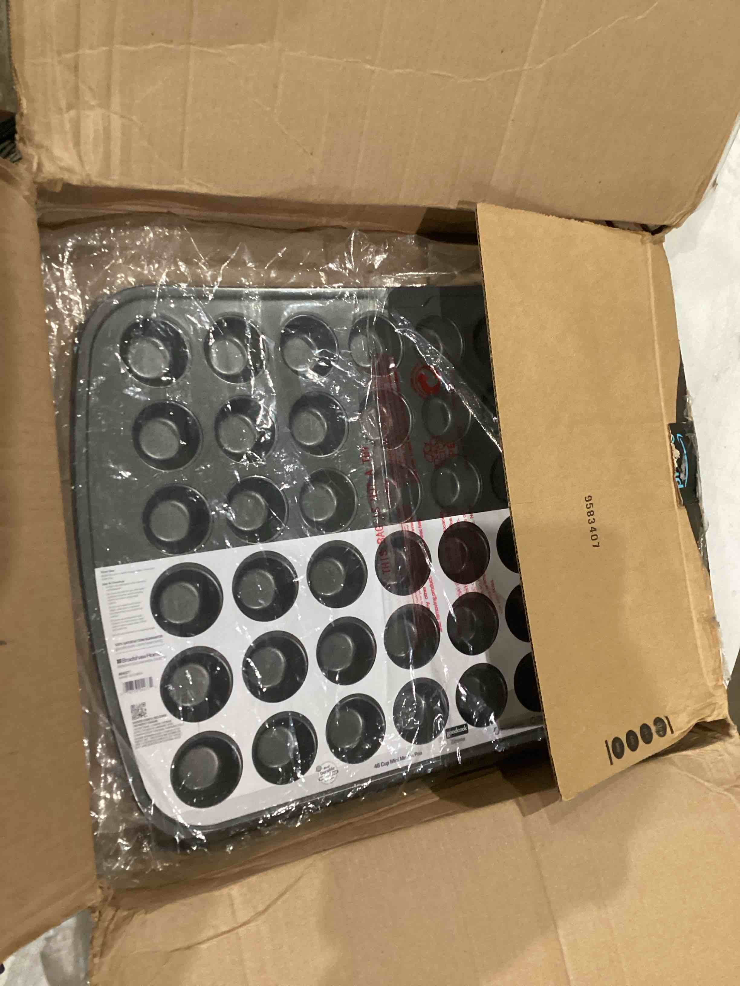 https://s3.amazonaws.com/lotting-images-prod/bidfta/PPE1202993_1751553260792.jpeg