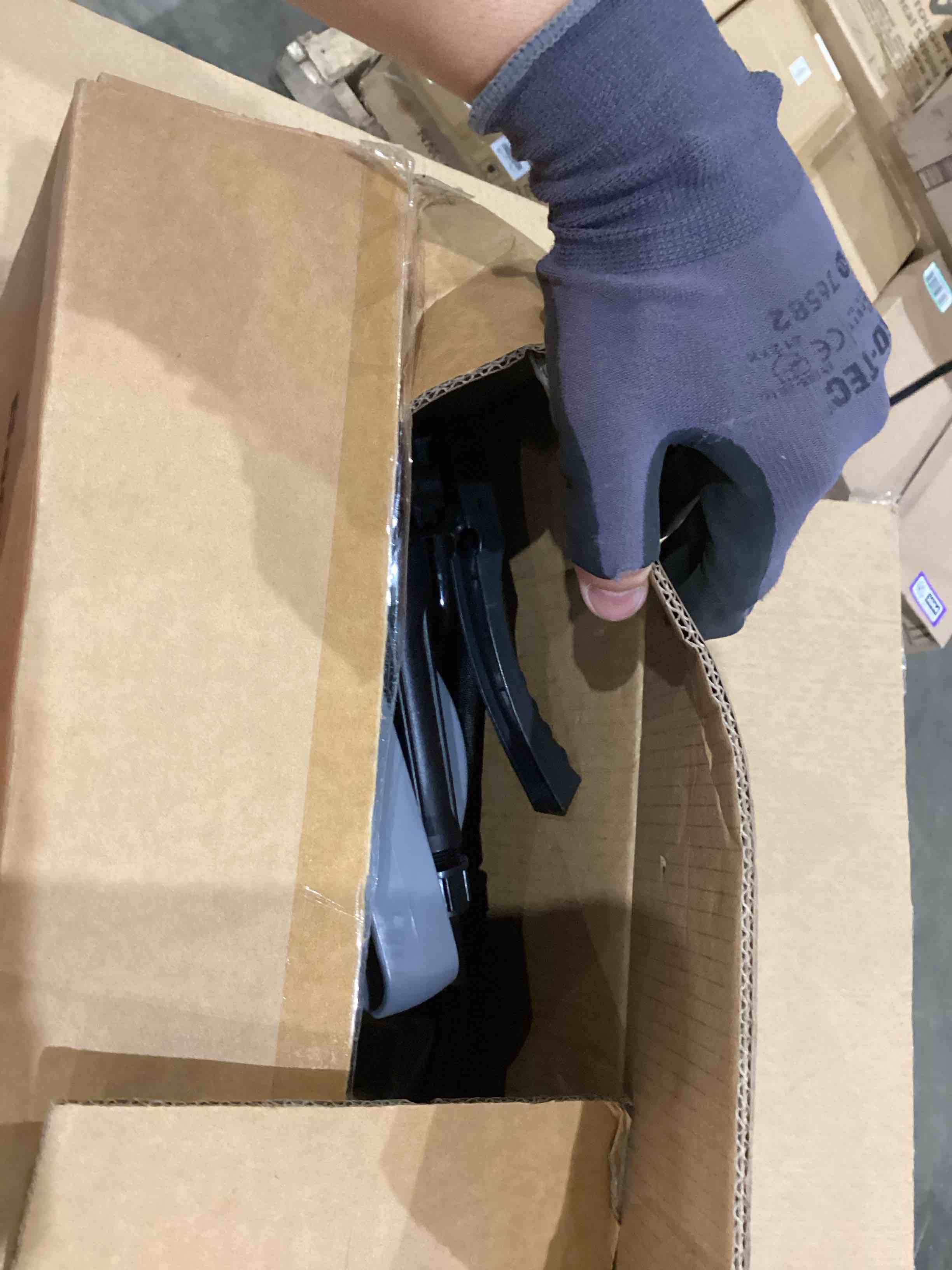 https://s3.amazonaws.com/lotting-images-prod/bidfta/PPE1203092_1751890162150.jpeg