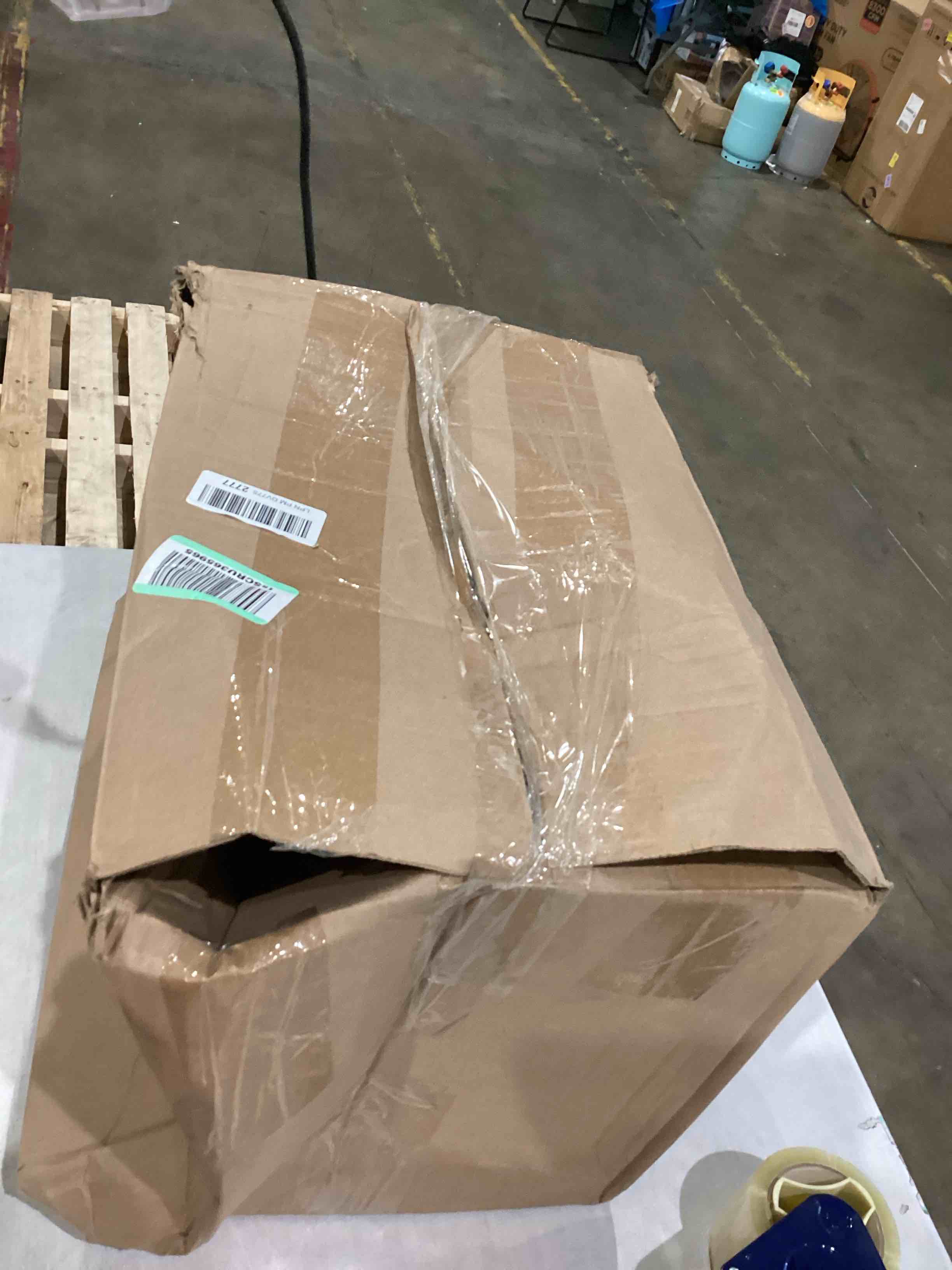 https://s3.amazonaws.com/lotting-images-prod/bidfta/PPE1203109_1751892153121.jpeg