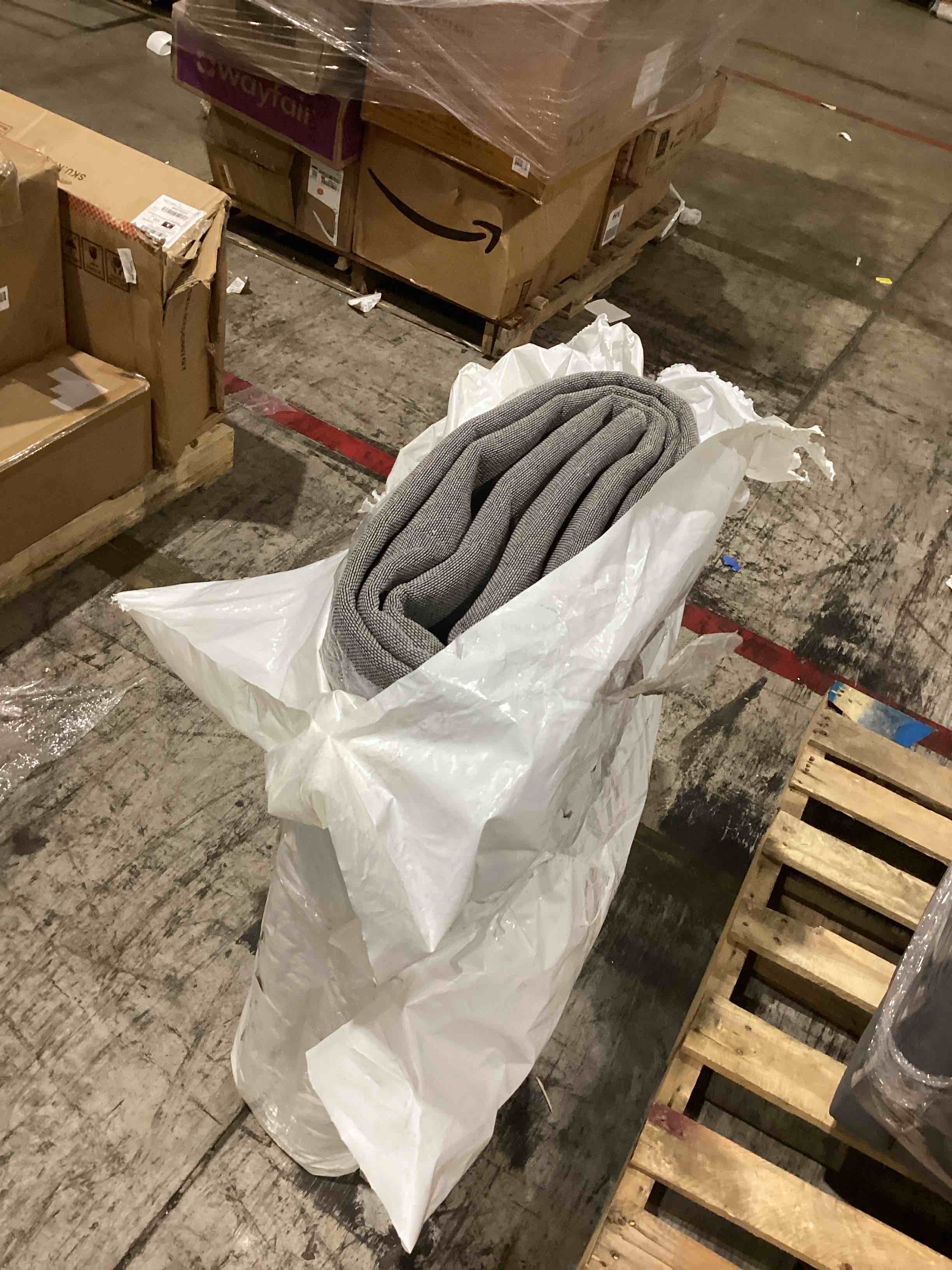 https://s3.amazonaws.com/lotting-images-prod/bidfta/PPE1203353_1752160964632.jpeg
