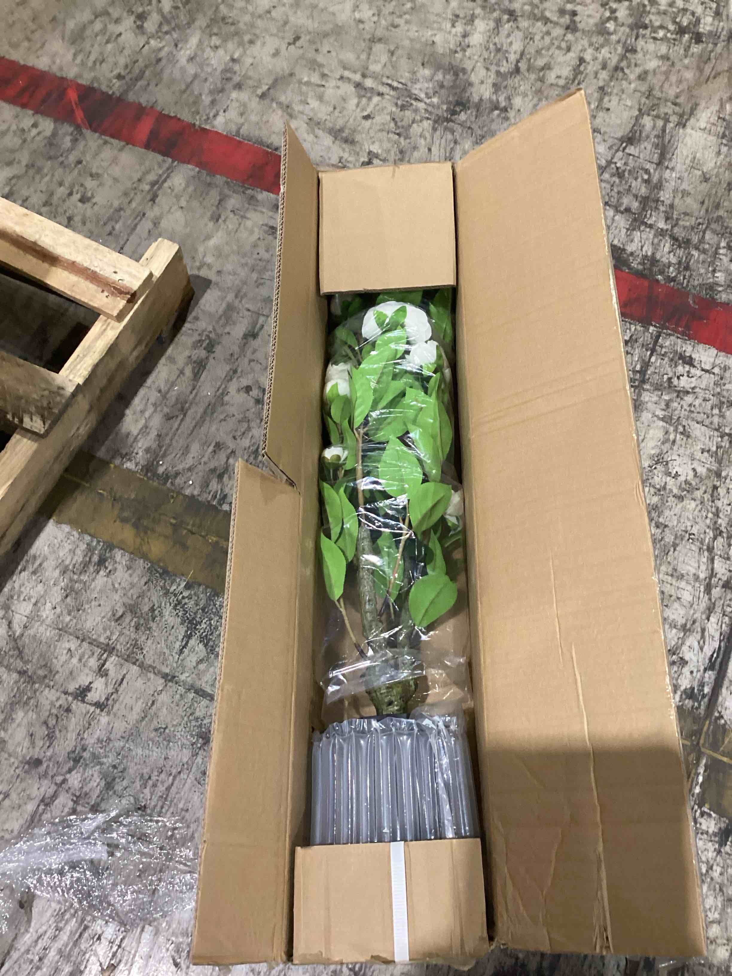 https://s3.amazonaws.com/lotting-images-prod/bidfta/PPE1203354_1752161400203.jpeg