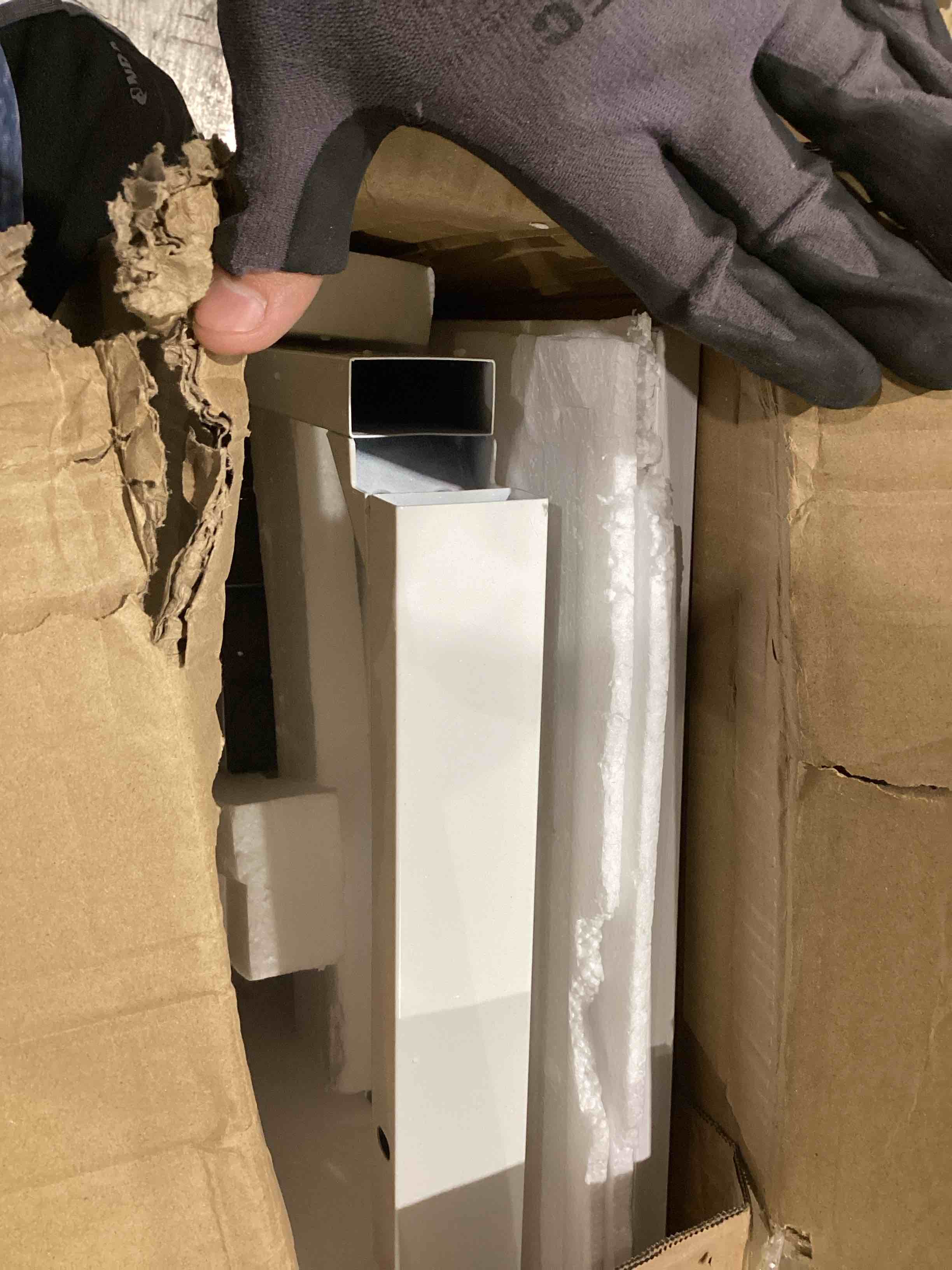 https://s3.amazonaws.com/lotting-images-prod/bidfta/PPE1203355_1752162169205.jpeg