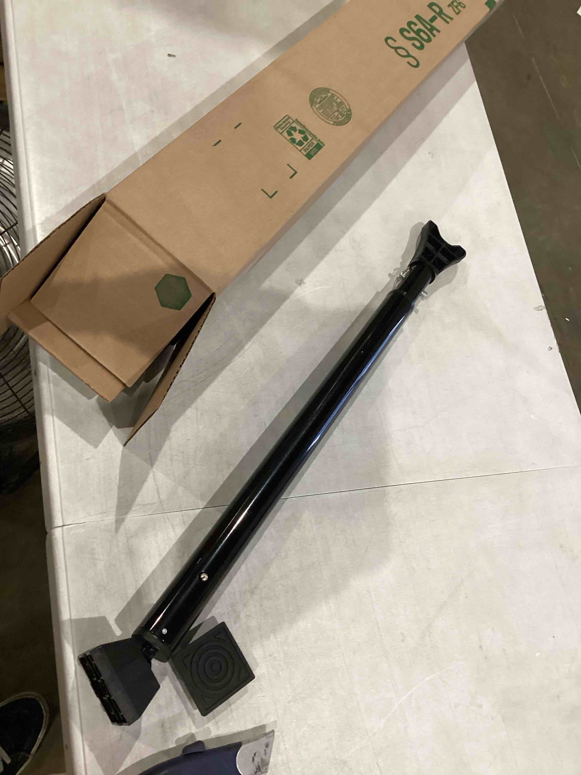 https://s3.amazonaws.com/lotting-images-prod/bidfta/PPE1203391_1752259969711.jpeg