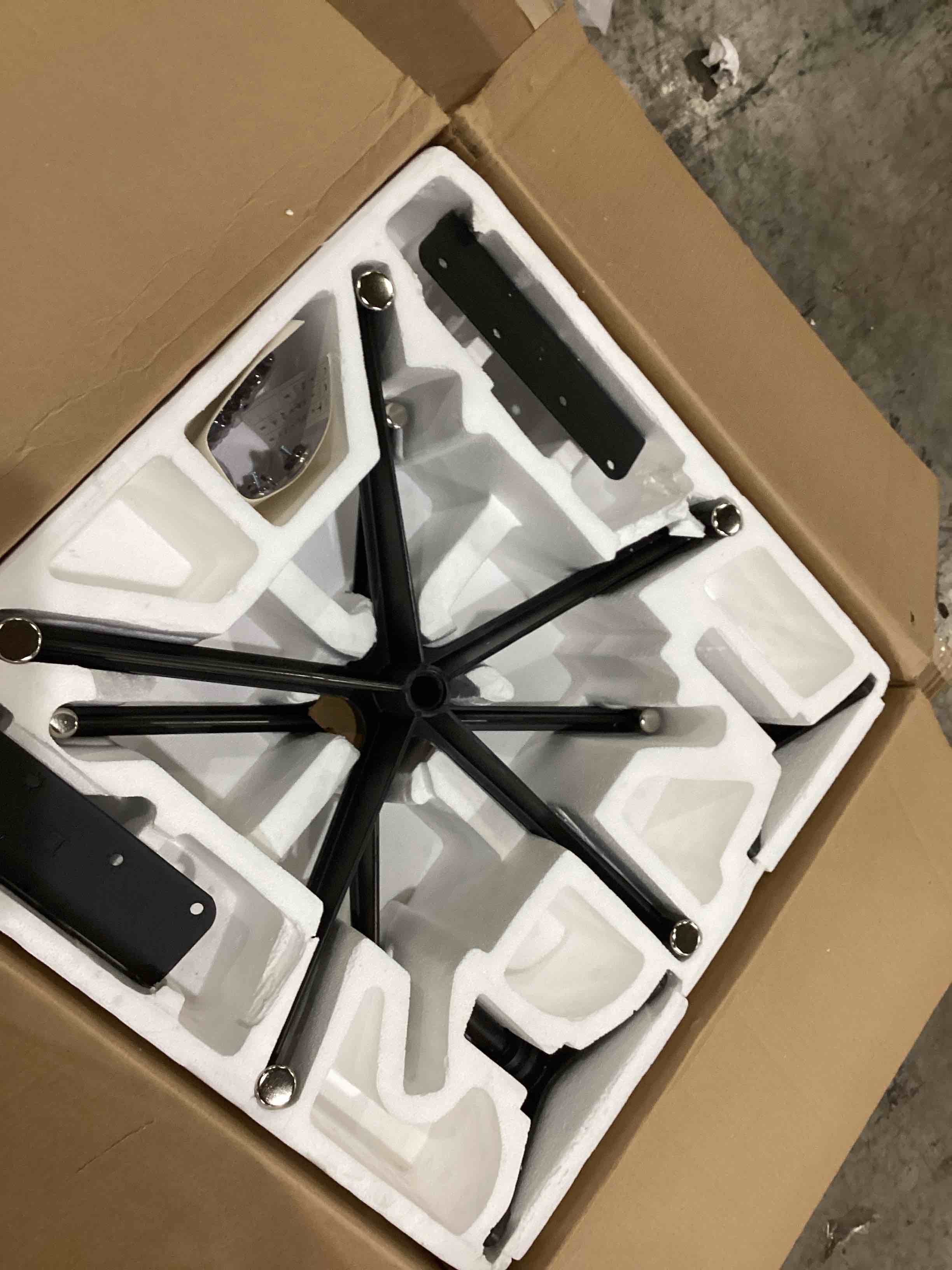 https://s3.amazonaws.com/lotting-images-prod/bidfta/PPE1203587_1752676278943.jpeg