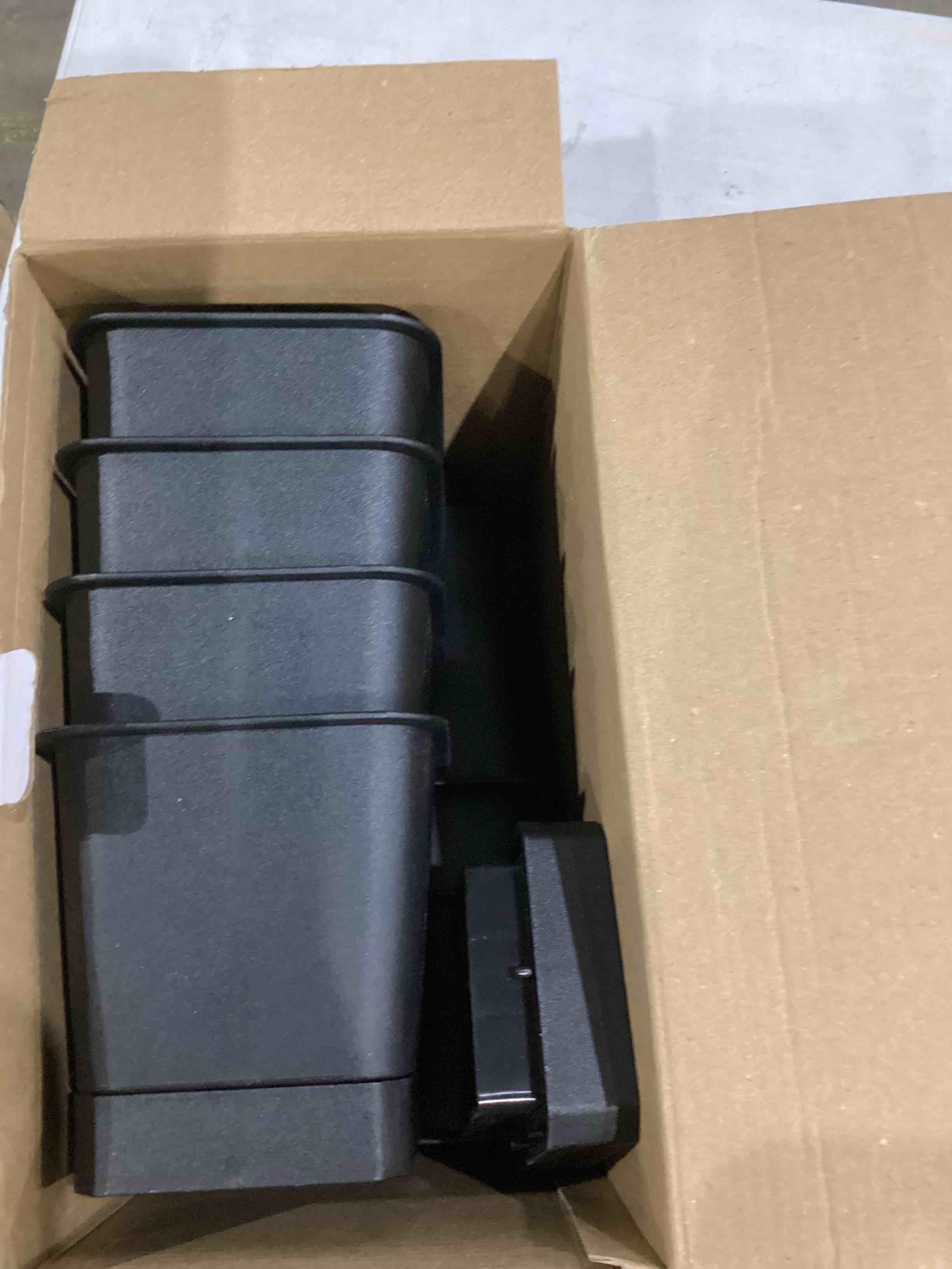 https://s3.amazonaws.com/lotting-images-prod/bidfta/PPE1203656_1752678726063.jpeg