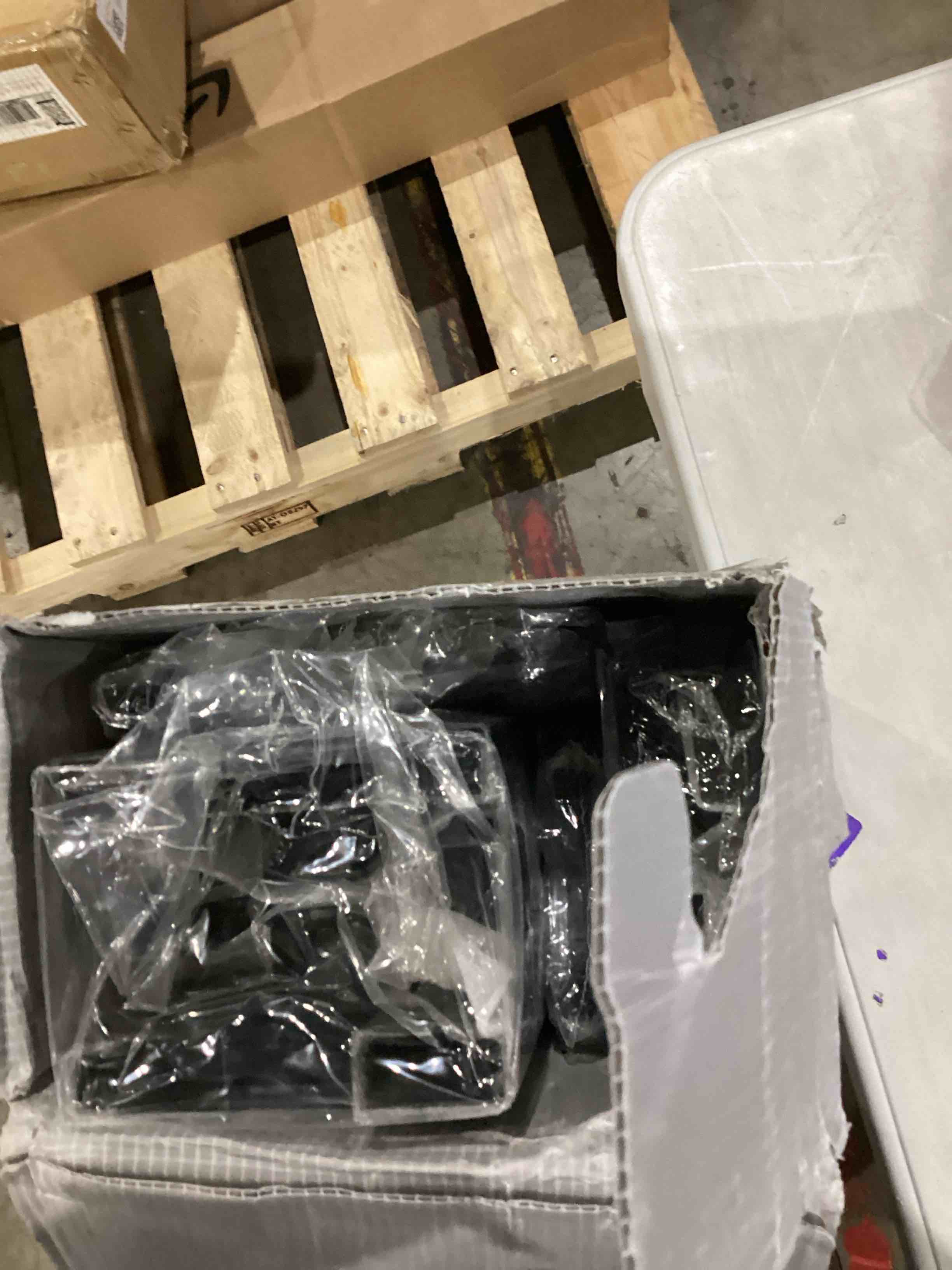 https://s3.amazonaws.com/lotting-images-prod/bidfta/PPE1203895_1752838611930.jpeg