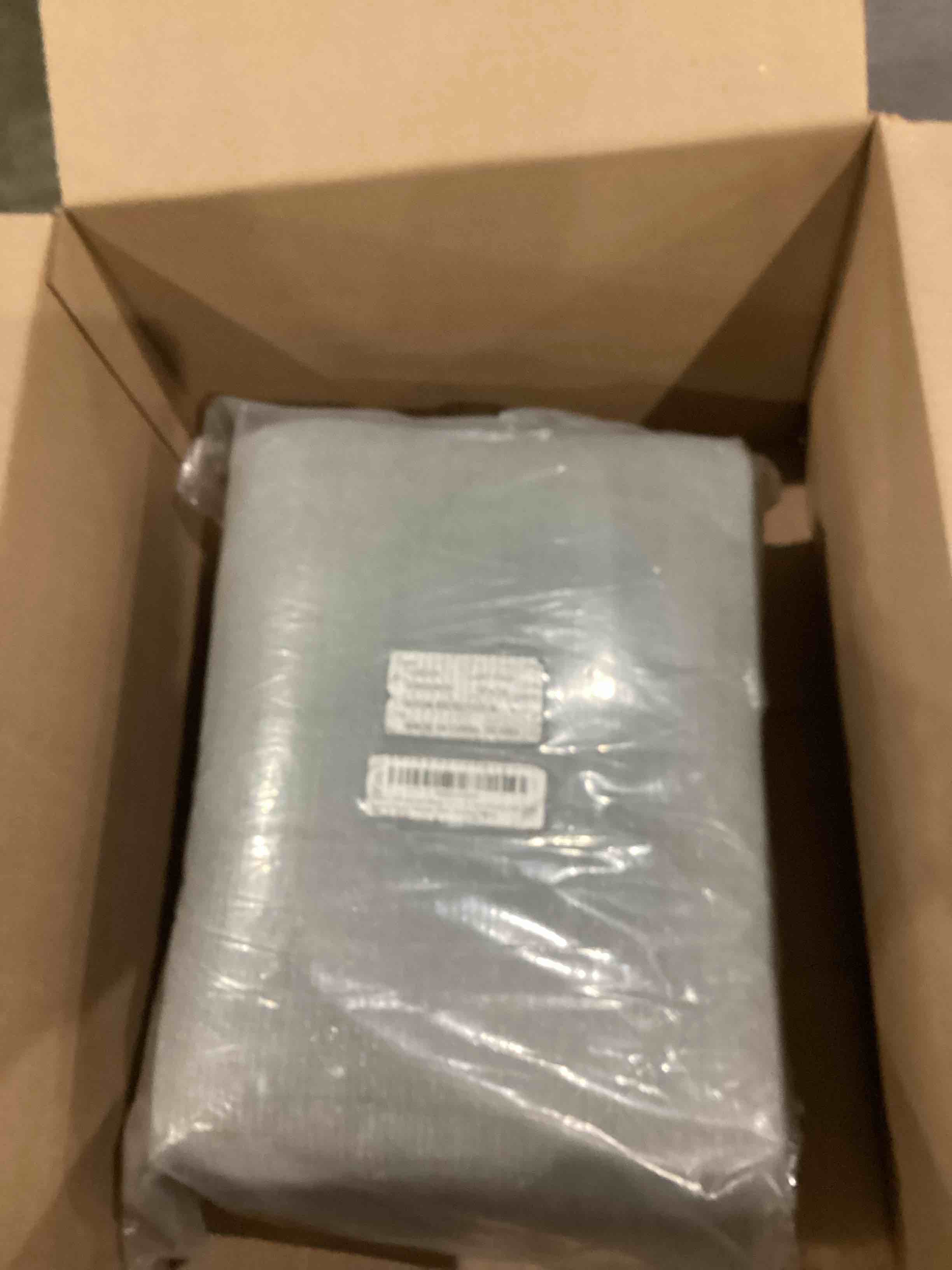 https://s3.amazonaws.com/lotting-images-prod/bidfta/PPE1203910_1752840927478.jpeg