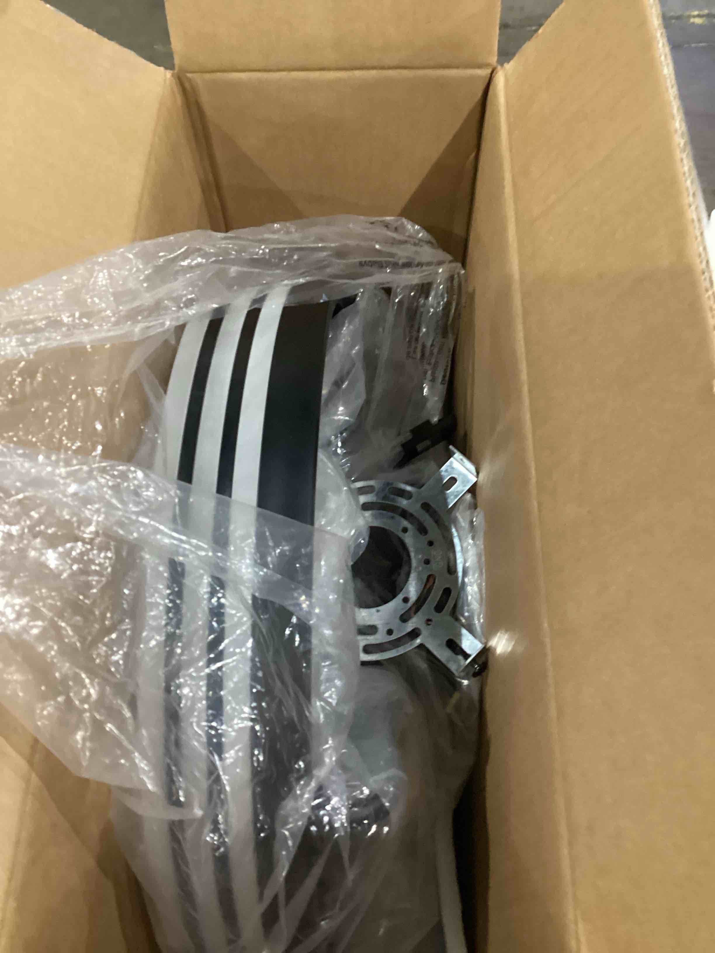 https://s3.amazonaws.com/lotting-images-prod/bidfta/PPE1203920_1752842389725.jpeg