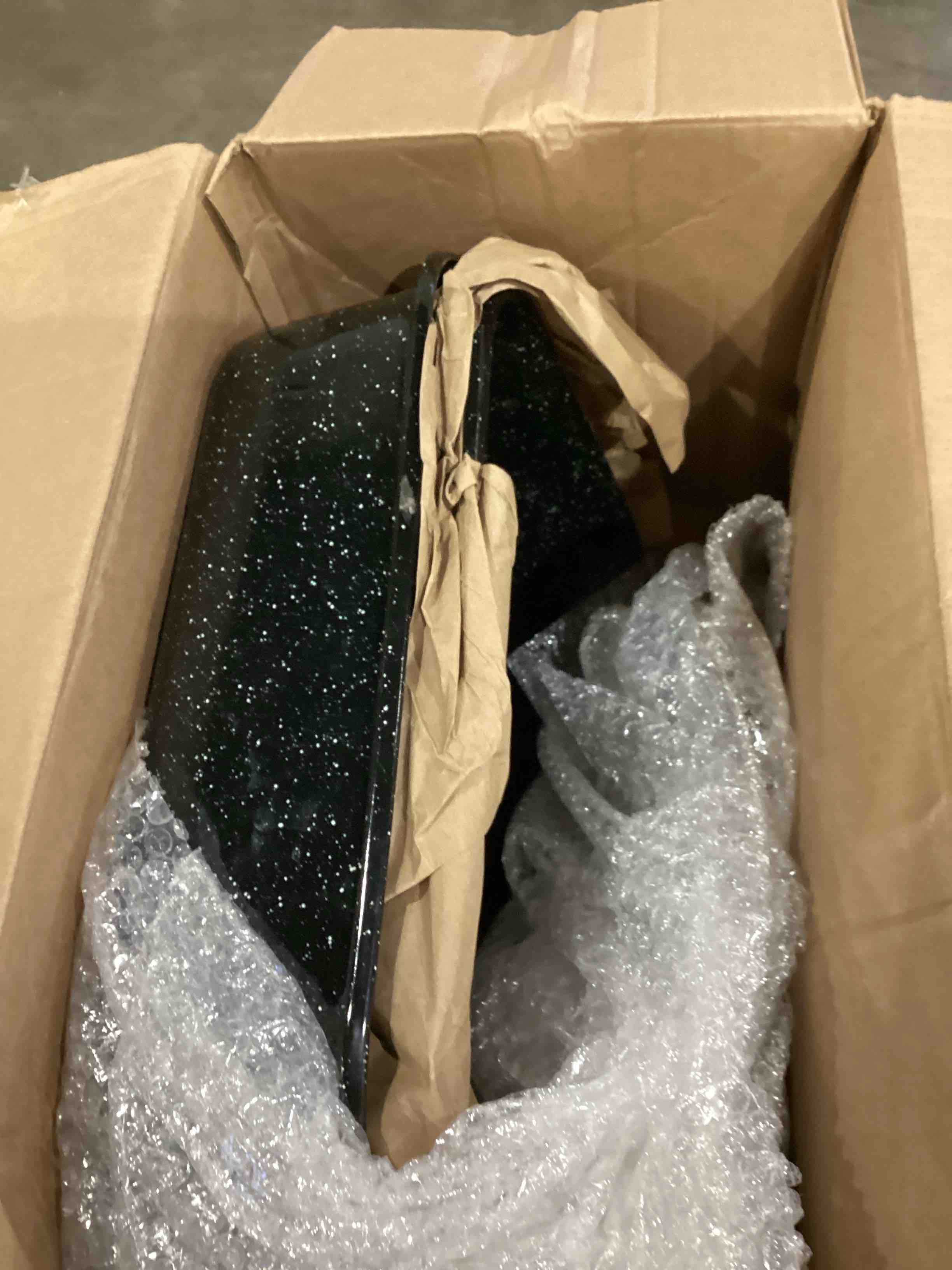https://s3.amazonaws.com/lotting-images-prod/bidfta/PPE1203926_1752845545817.jpeg