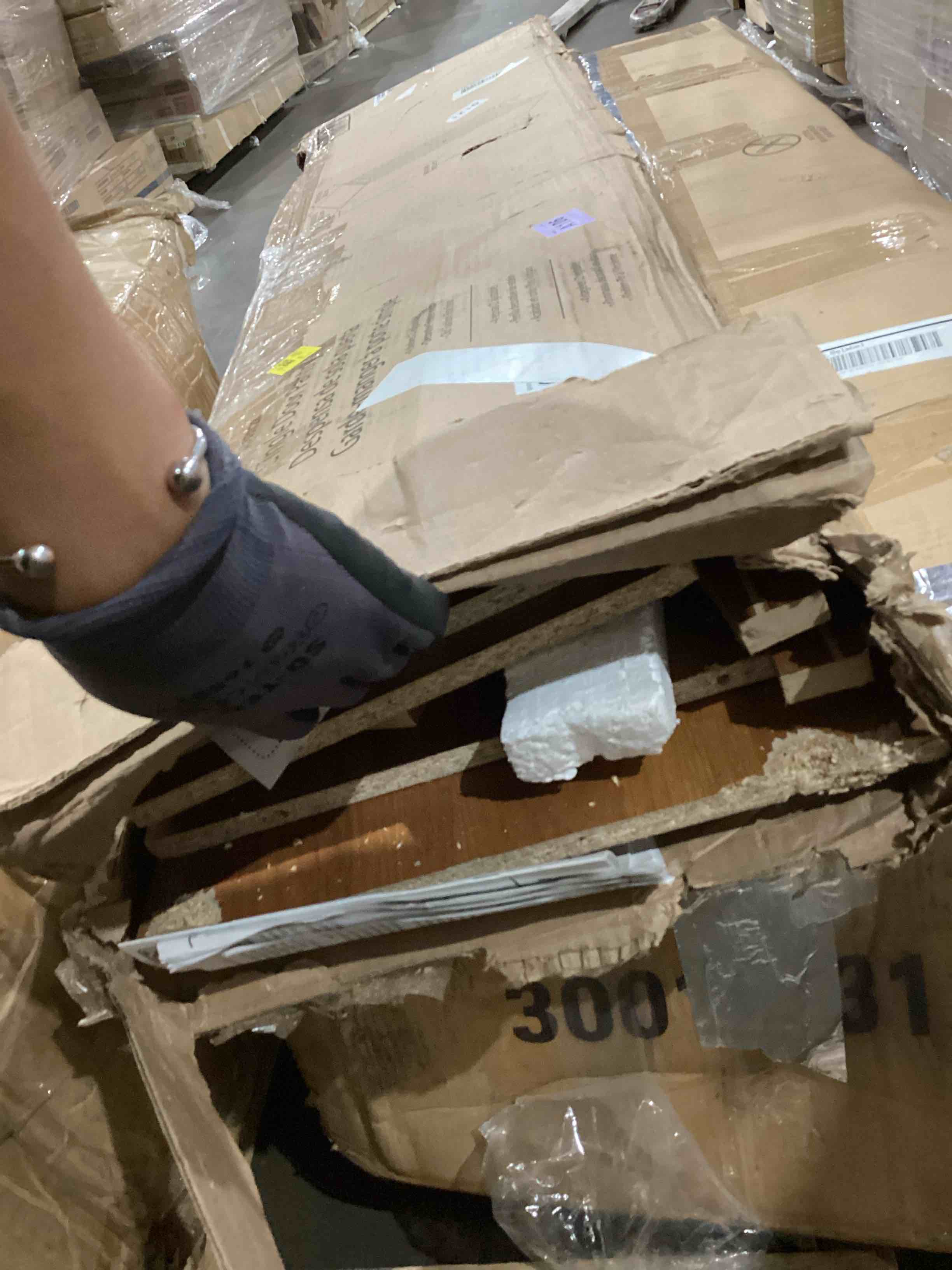 https://s3.amazonaws.com/lotting-images-prod/bidfta/PPE1203934_1752849079728.jpeg