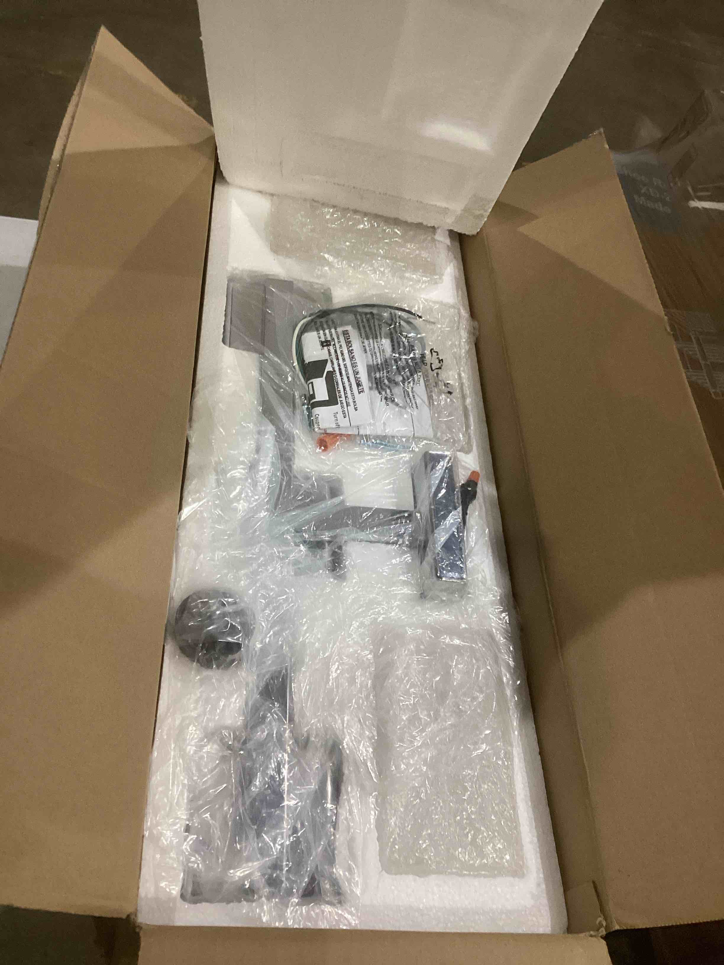 https://s3.amazonaws.com/lotting-images-prod/bidfta/PPE1207003_1748617974451.jpeg