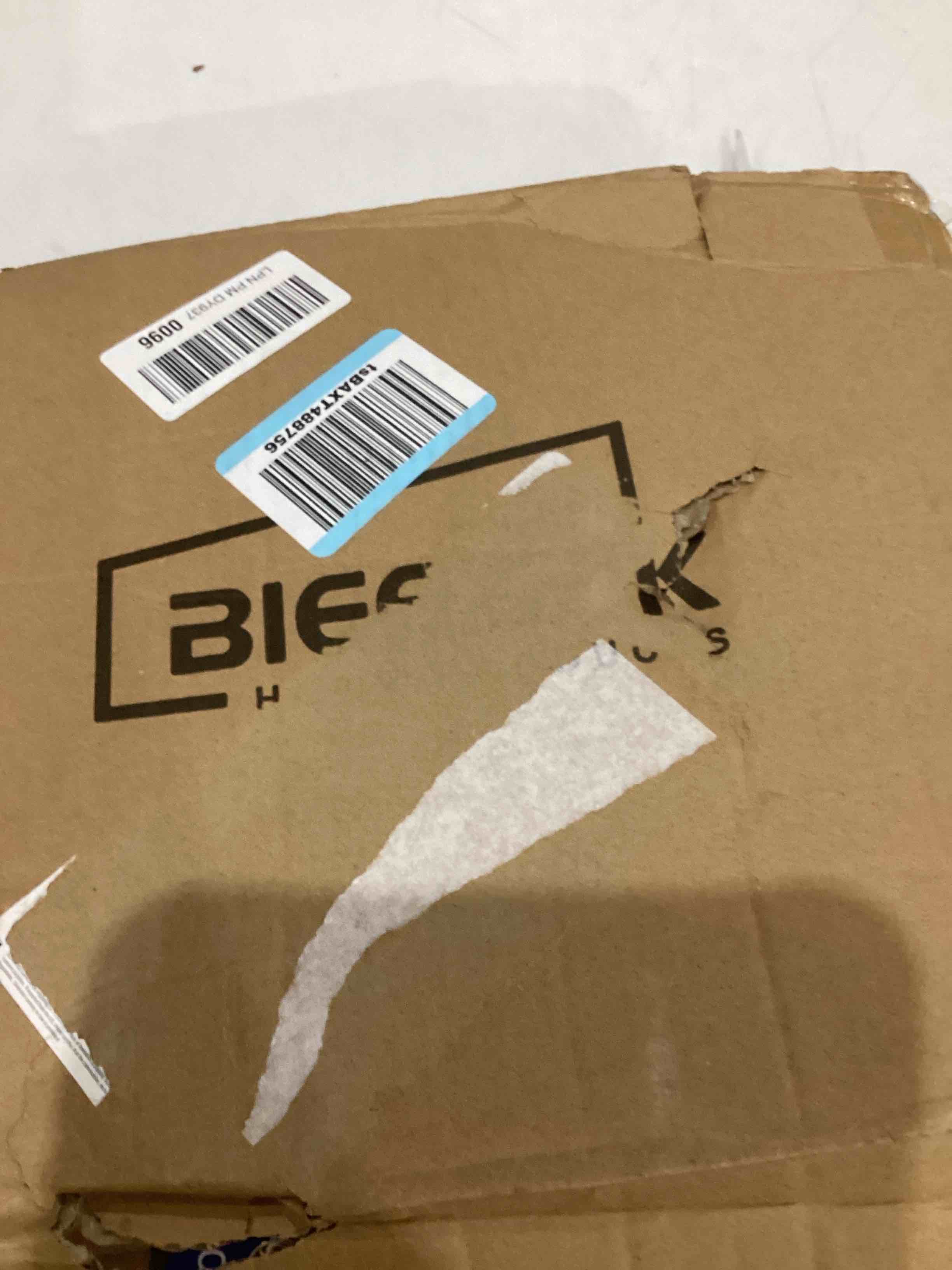 https://s3.amazonaws.com/lotting-images-prod/bidfta/PPE1208625_1750343865396.jpeg
