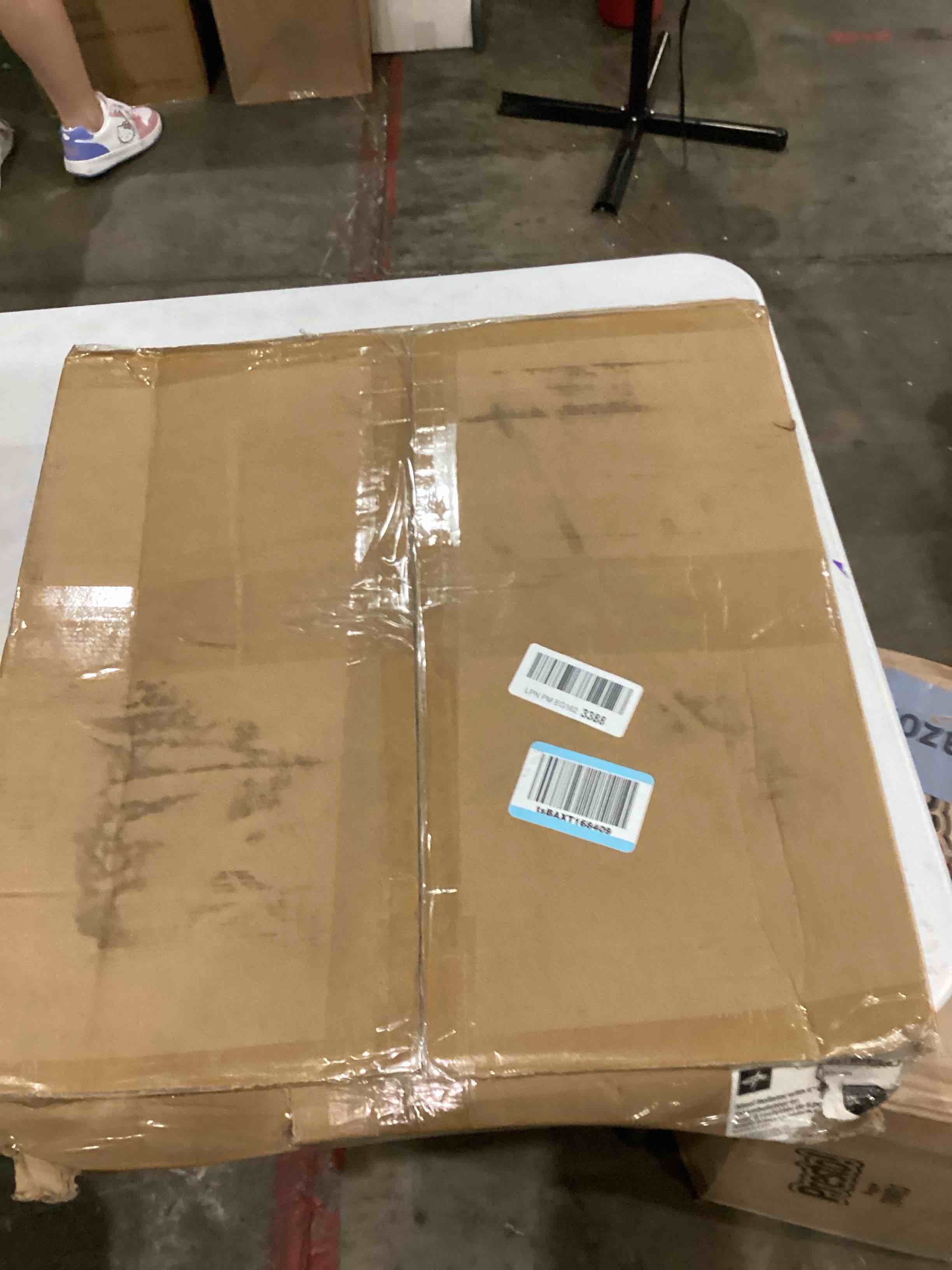 https://s3.amazonaws.com/lotting-images-prod/bidfta/PPE1209585_1751034004835.jpeg